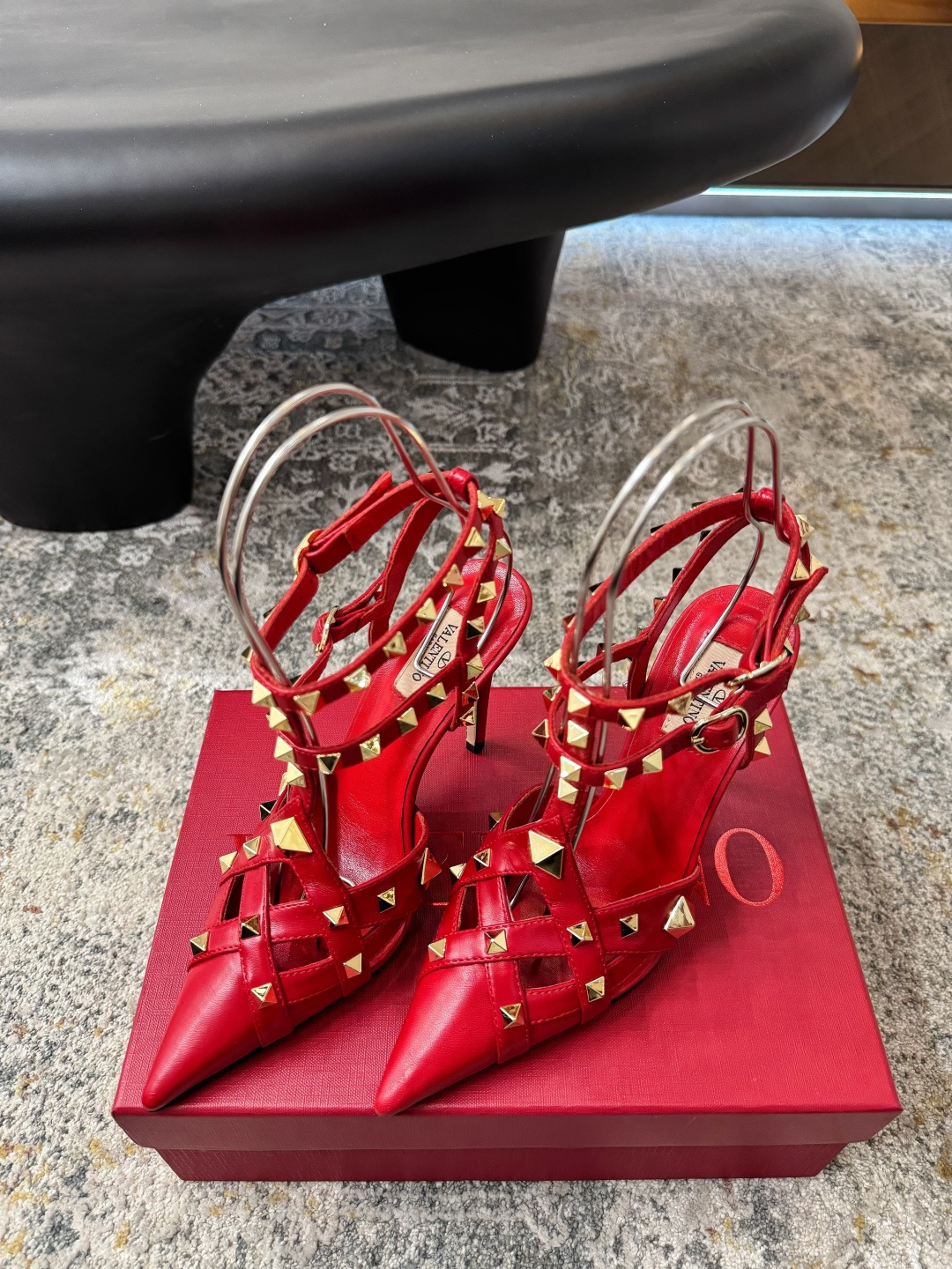 Valentino 𝒗𝒂𝒍𝒆𝒏 𝒊𝒏𝒐 𝟐𝟔𝑭𝒘 新品 ᥫᩣ