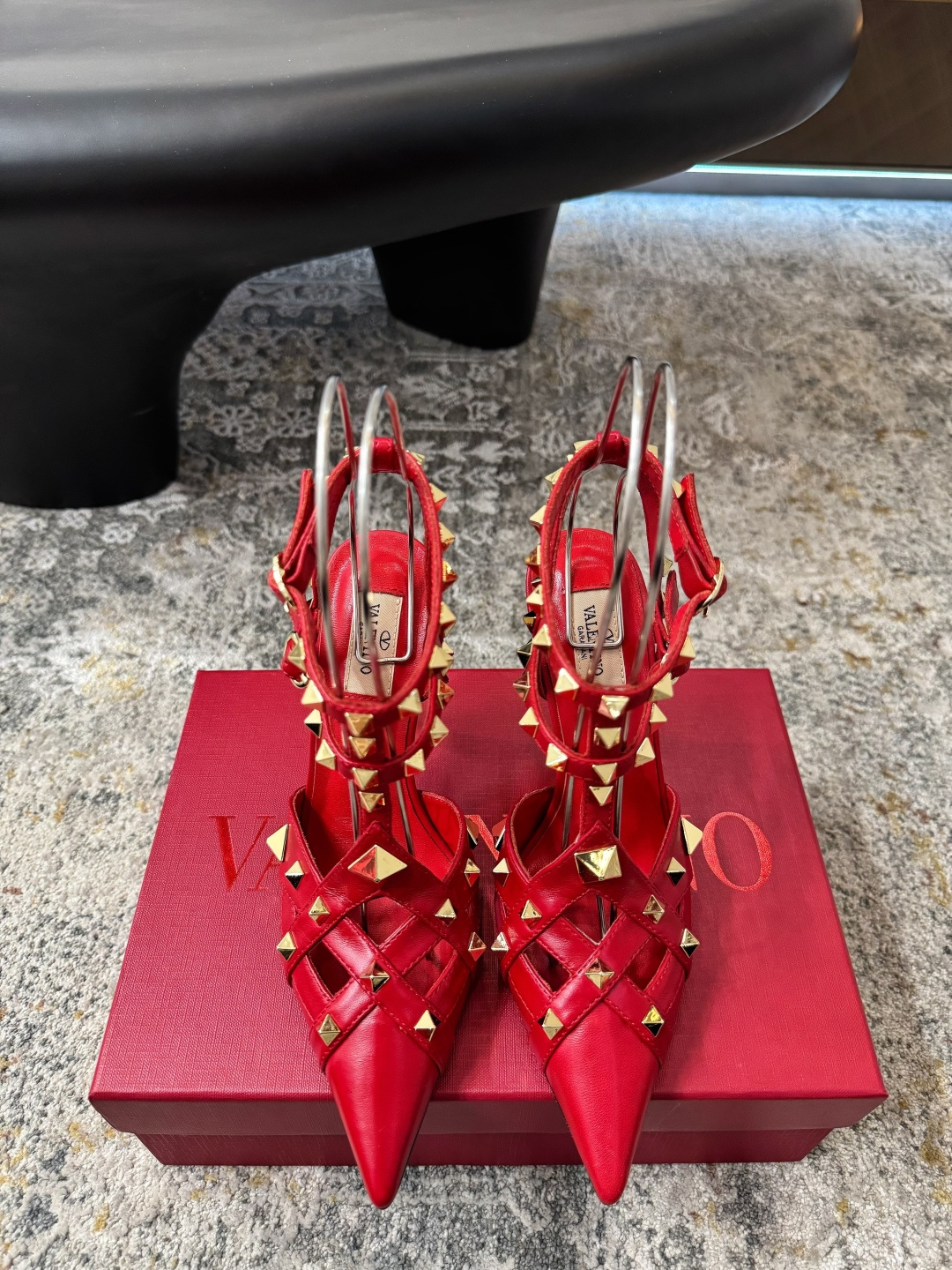 Valentino 𝒗𝒂𝒍𝒆𝒏 𝒊𝒏𝒐 𝟐𝟔𝑭𝒘 新品 ᥫᩣ