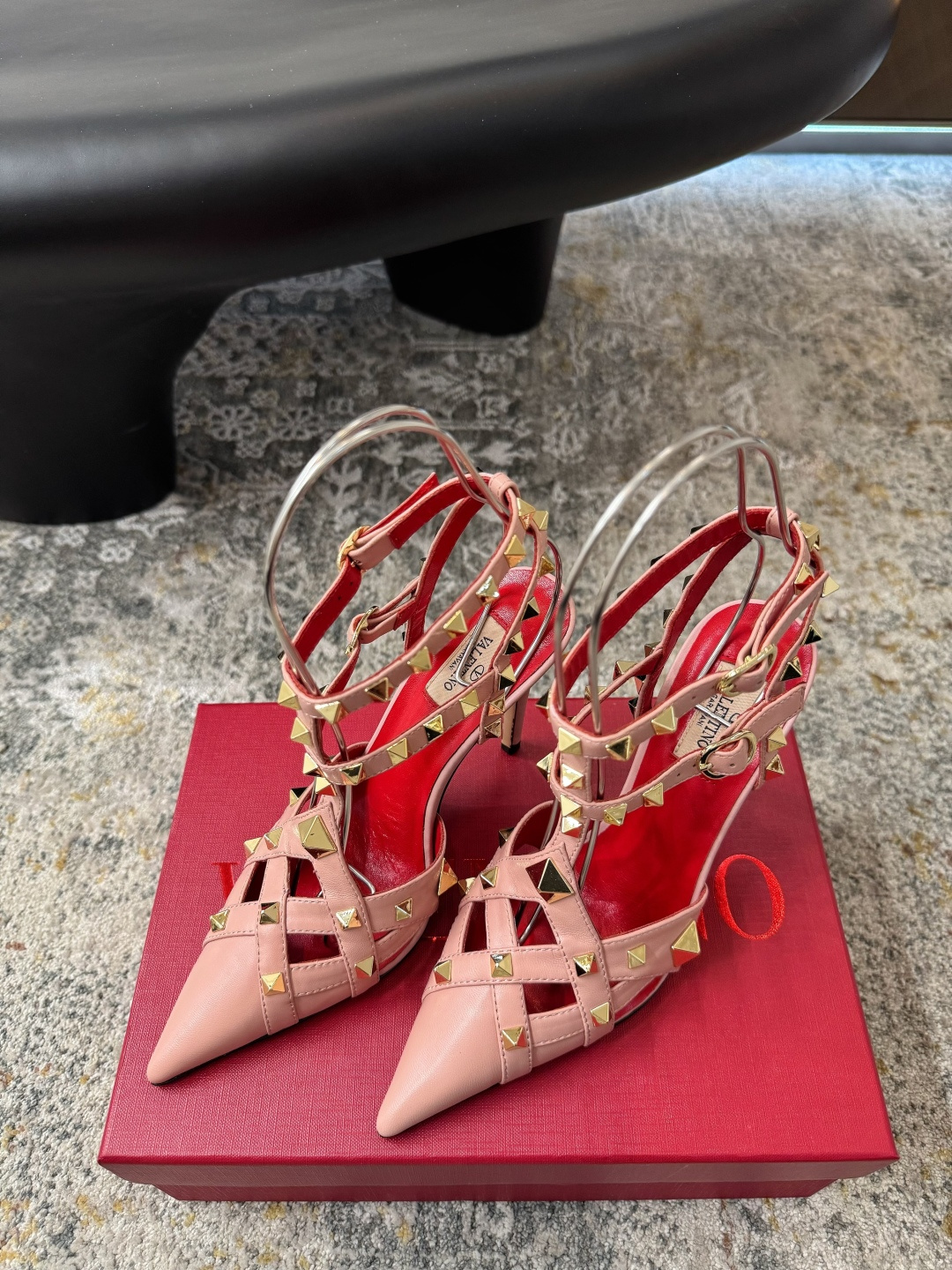Valentino 𝒗𝒂𝒍𝒆𝒏 𝒊𝒏𝒐 𝟐𝟔𝑭𝒘 新品 ᥫᩣ