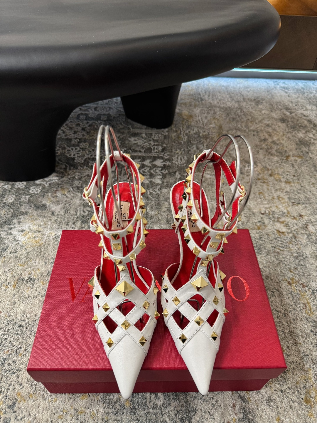 Valentino 𝒗𝒂𝒍𝒆𝒏 𝒊𝒏𝒐 𝟐𝟔𝑭𝒘 新品 ᥫᩣ
