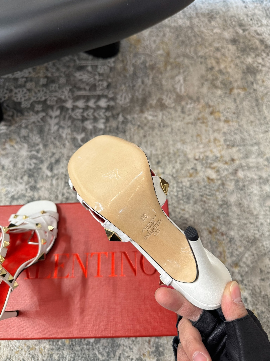 Valentino 𝒗𝒂𝒍𝒆𝒏 𝒊𝒏𝒐 𝟐𝟔𝑭𝒘 新品 ᥫᩣ