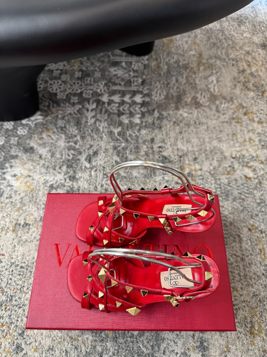 Valentino 𝒗𝒂𝒍𝒆𝒏 𝒊𝒏𝒐 𝟐𝟔𝑭𝒘 新品 ᥫᩣ