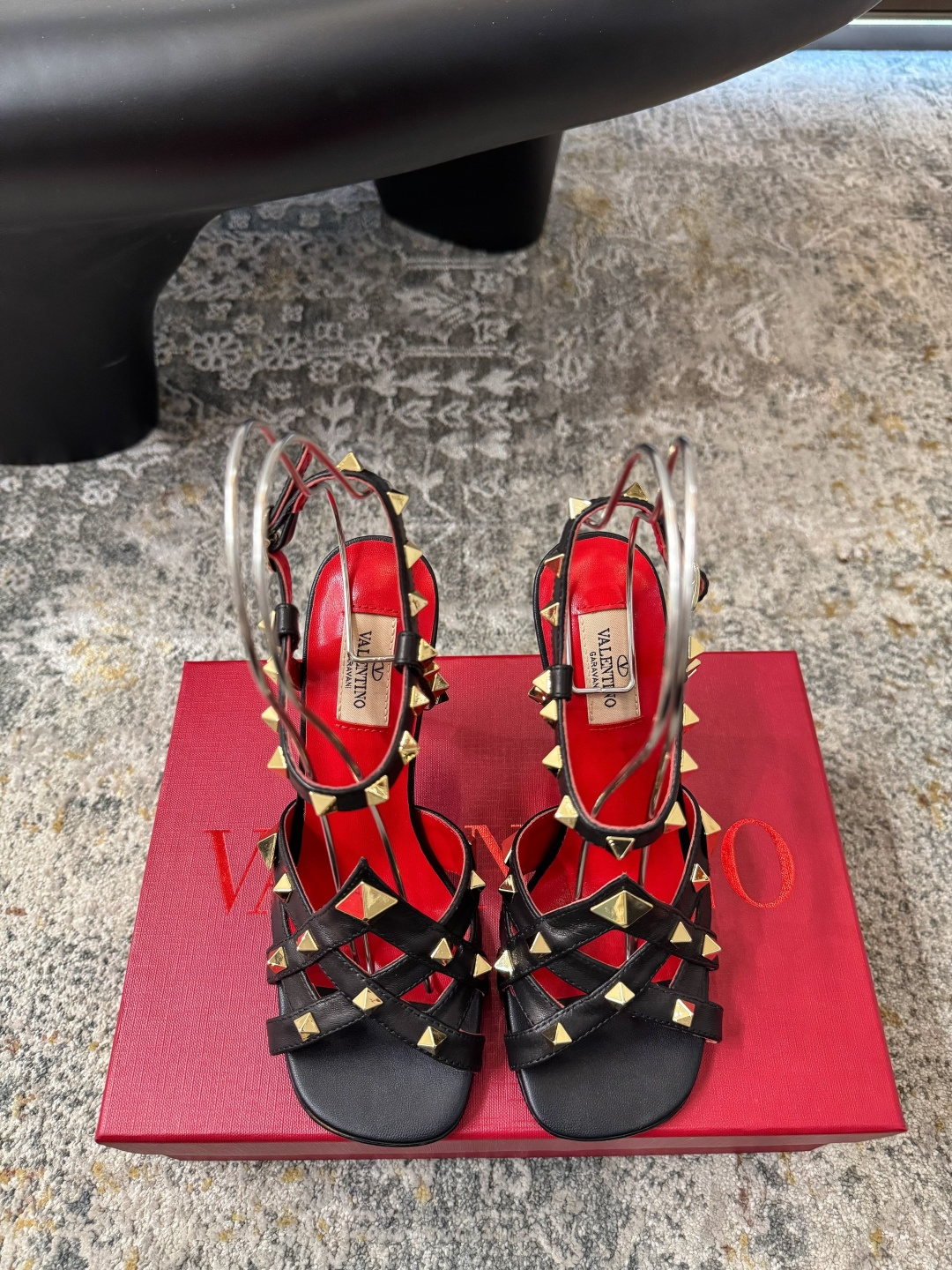 Valentino 𝒗𝒂𝒍𝒆𝒏 𝒊𝒏𝒐 𝟐𝟔𝑭𝒘 新品 ᥫᩣ