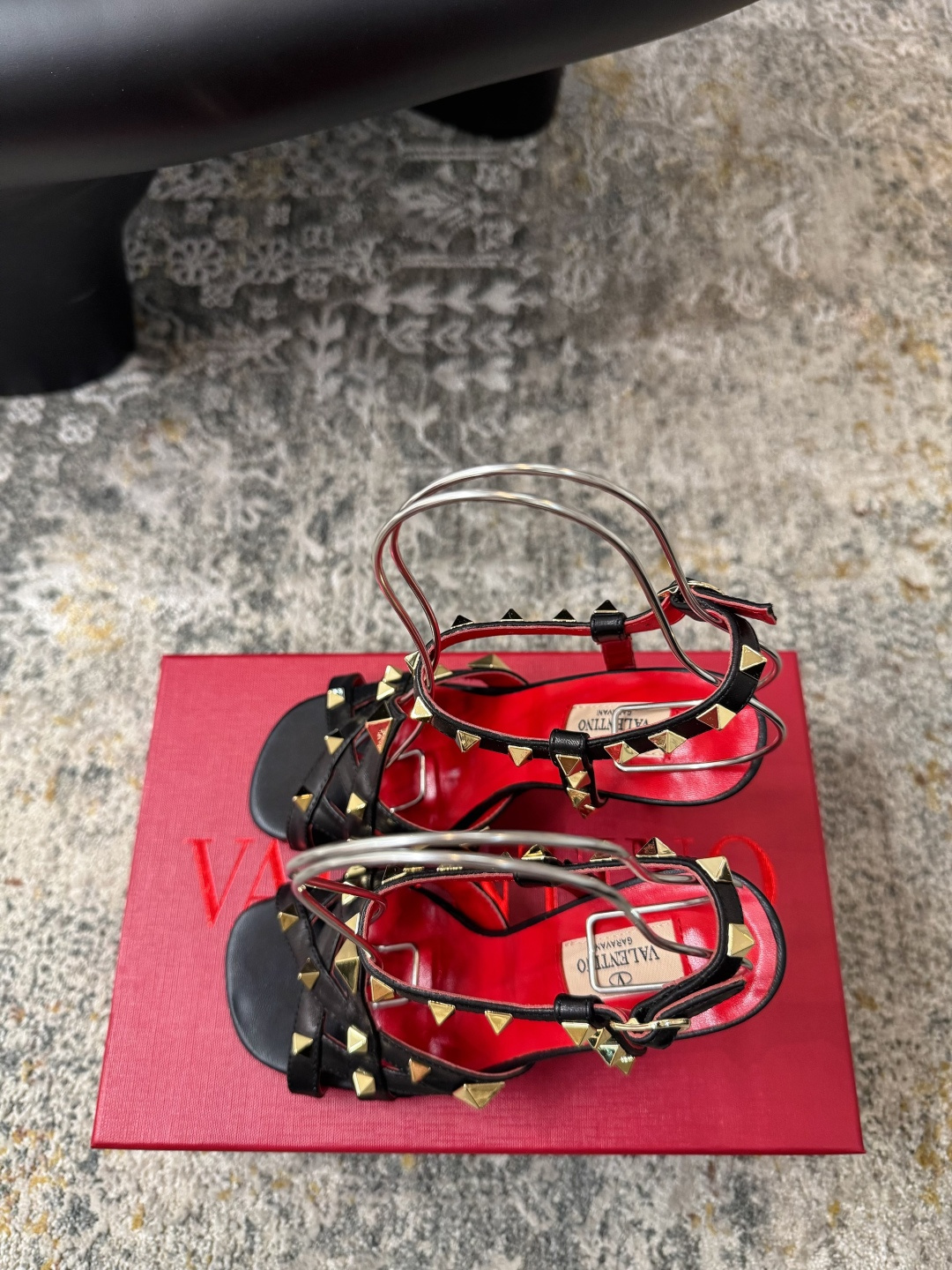 Valentino 𝒗𝒂𝒍𝒆𝒏 𝒊𝒏𝒐 𝟐𝟔𝑭𝒘 新品 ᥫᩣ