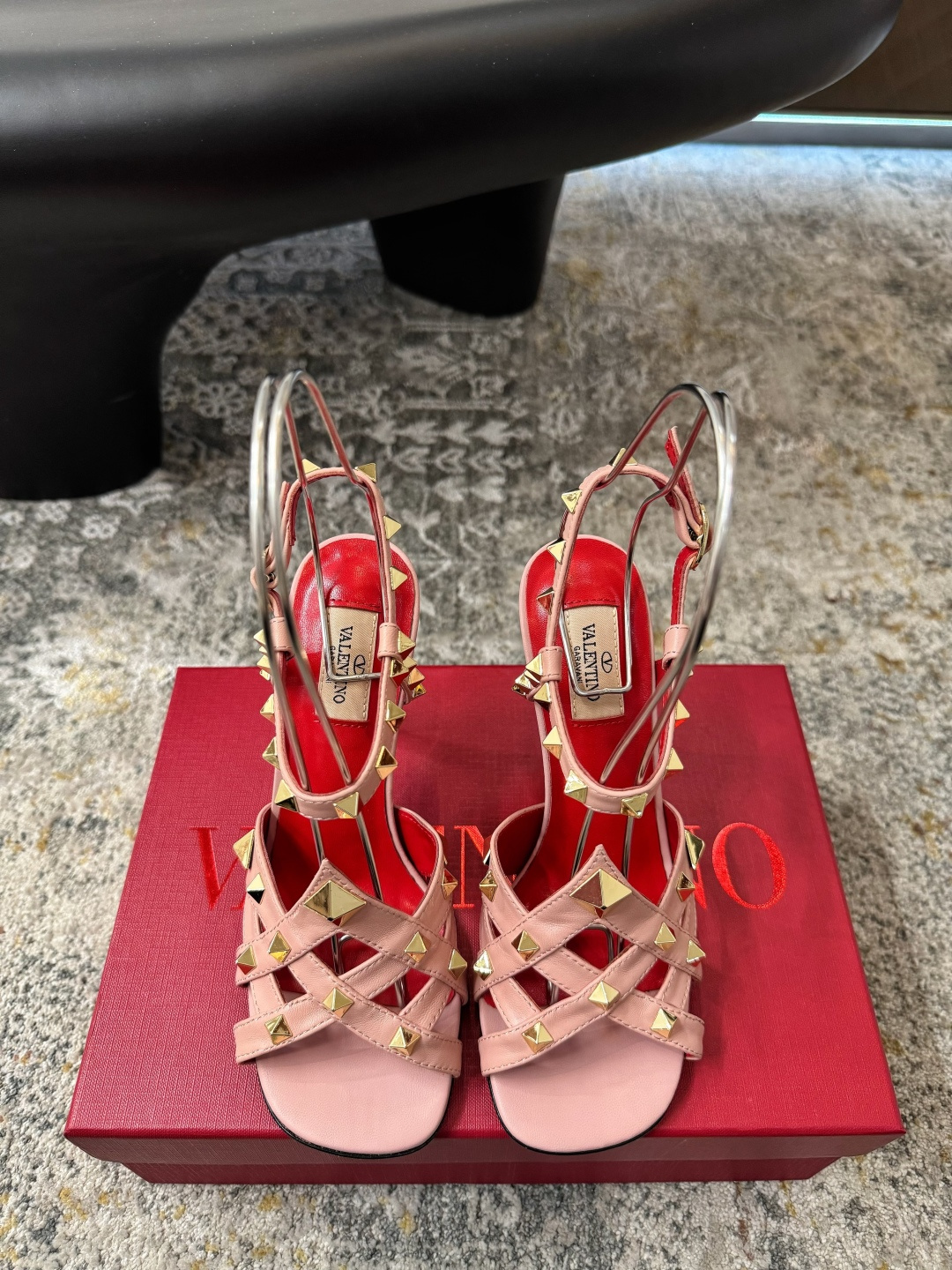 Valentino 𝒗𝒂𝒍𝒆𝒏 𝒊𝒏𝒐 𝟐𝟔𝑭𝒘 新品 ᥫᩣ