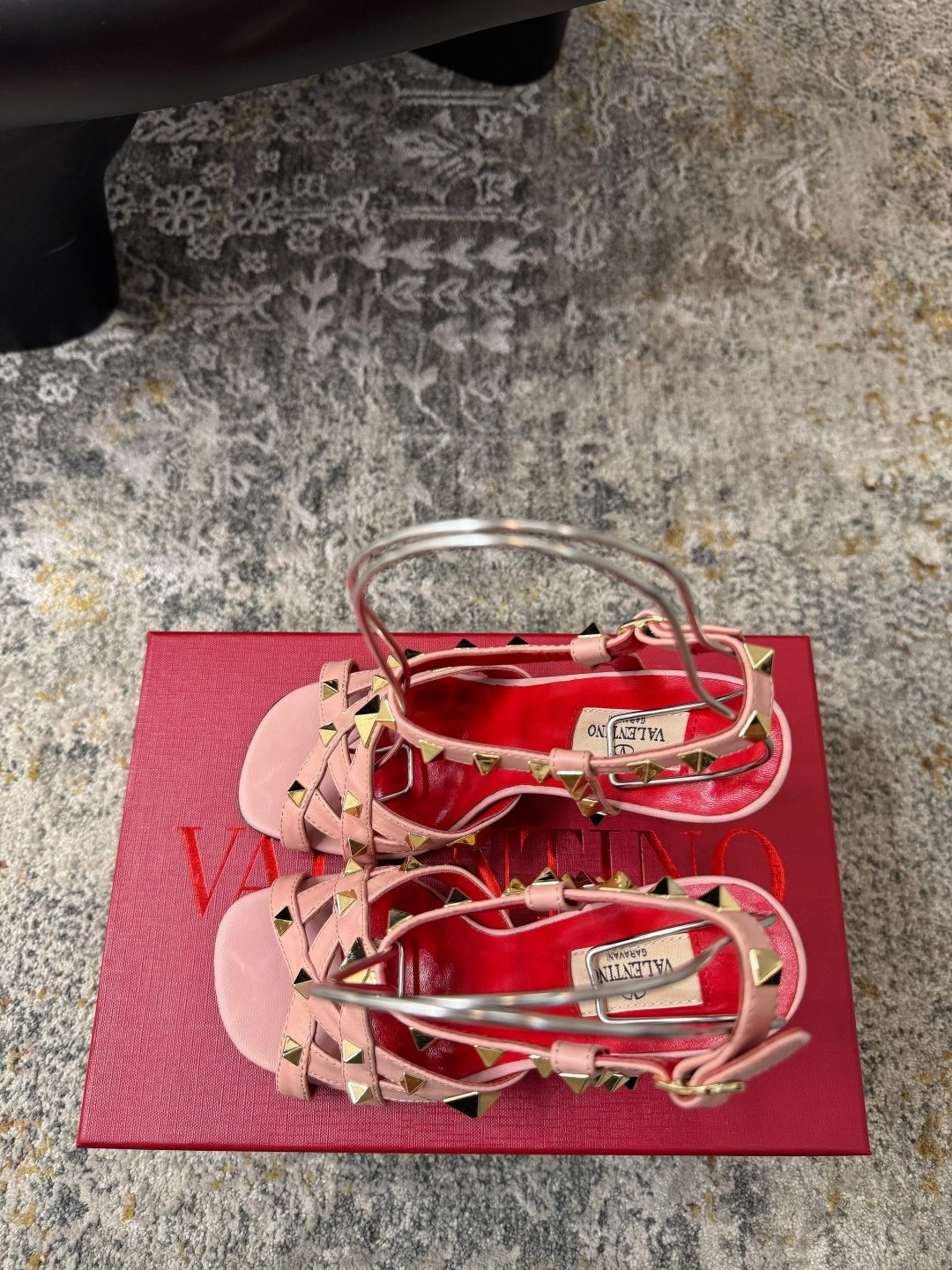 Valentino 𝒗𝒂𝒍𝒆𝒏 𝒊𝒏𝒐 𝟐𝟔𝑭𝒘 新品 ᥫᩣ