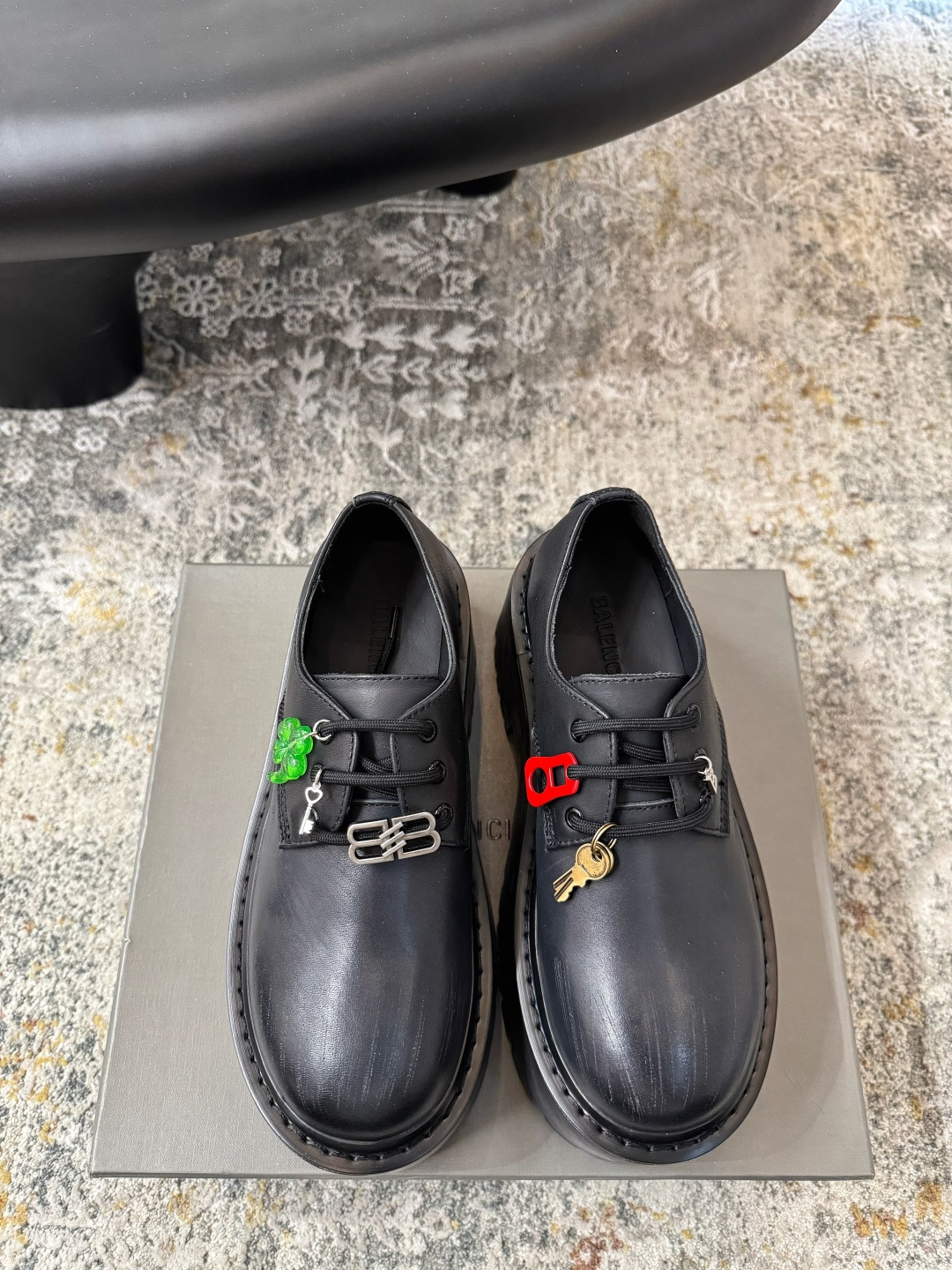 Balenciaga 𝑩𝒂𝒍𝒆𝒏𝒄𝒊𝒂𝒈𝒂 𝟐𝟔𝑭𝑾 新品上架