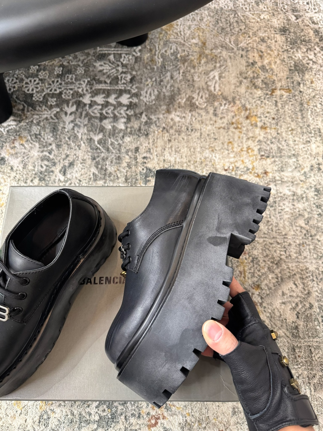Balenciaga 𝑩𝒂𝒍𝒆𝒏𝒄𝒊𝒂𝒈𝒂 𝟐𝟔𝑭𝑾 新品上架