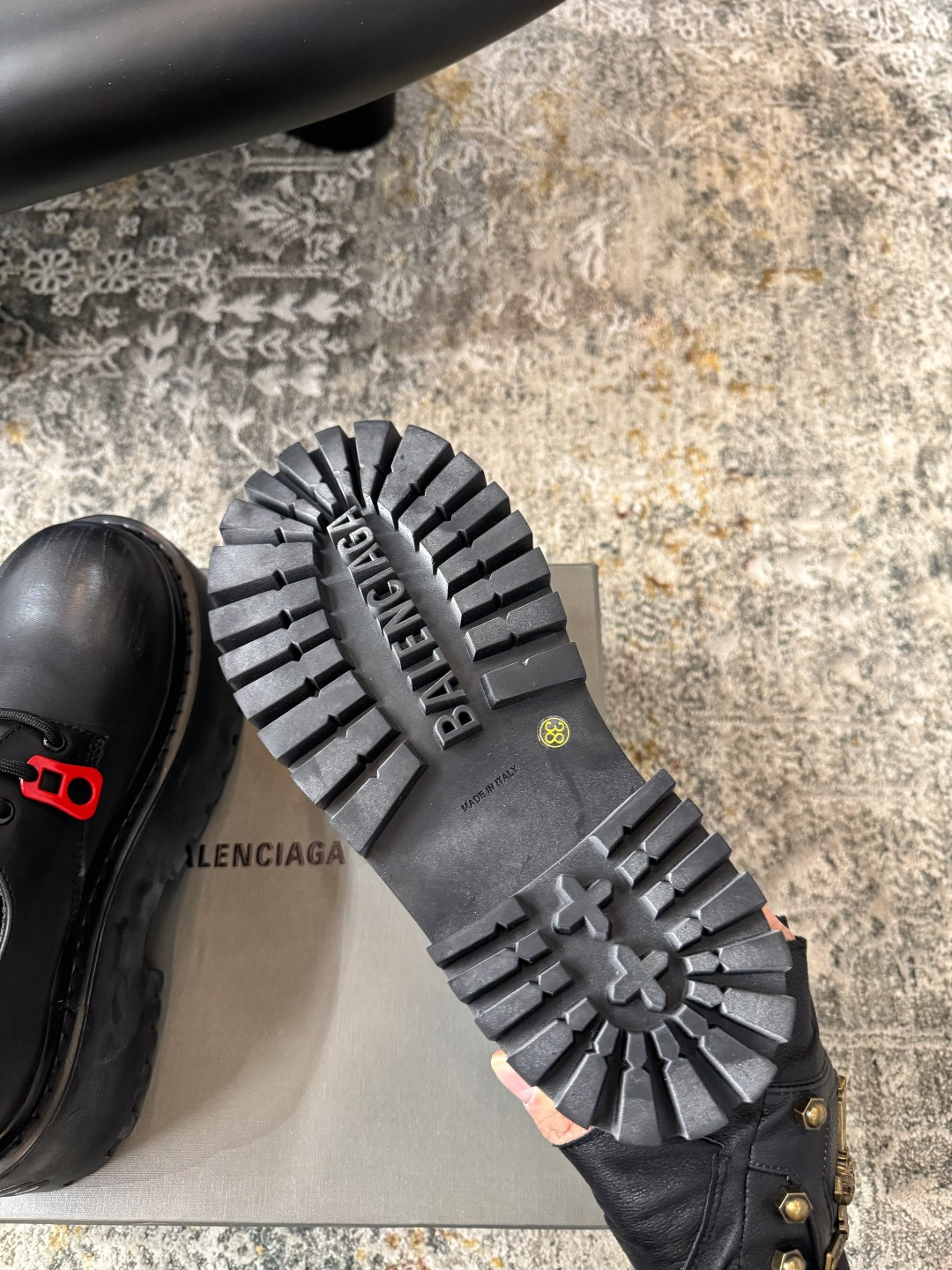 Balenciaga 𝑩𝒂𝒍𝒆𝒏𝒄𝒊𝒂𝒈𝒂 𝟐𝟔𝑭𝑾 新品上架