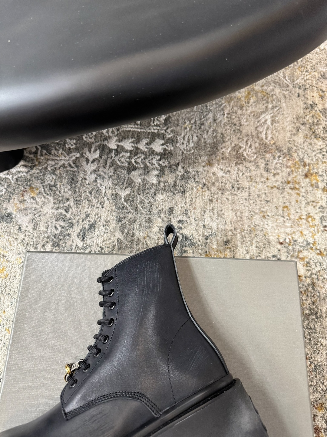 Balenciaga 𝑩𝒂𝒍𝒆𝒏𝒄𝒊𝒂𝒈𝒂 𝟐𝟔𝑭𝑾 新品上架