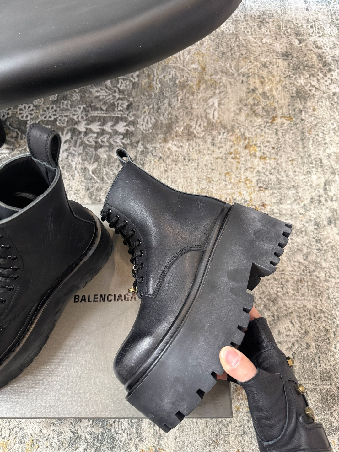 Balenciaga 𝑩𝒂𝒍𝒆𝒏𝒄𝒊𝒂𝒈𝒂 𝟐𝟔𝑭𝑾 新品上架