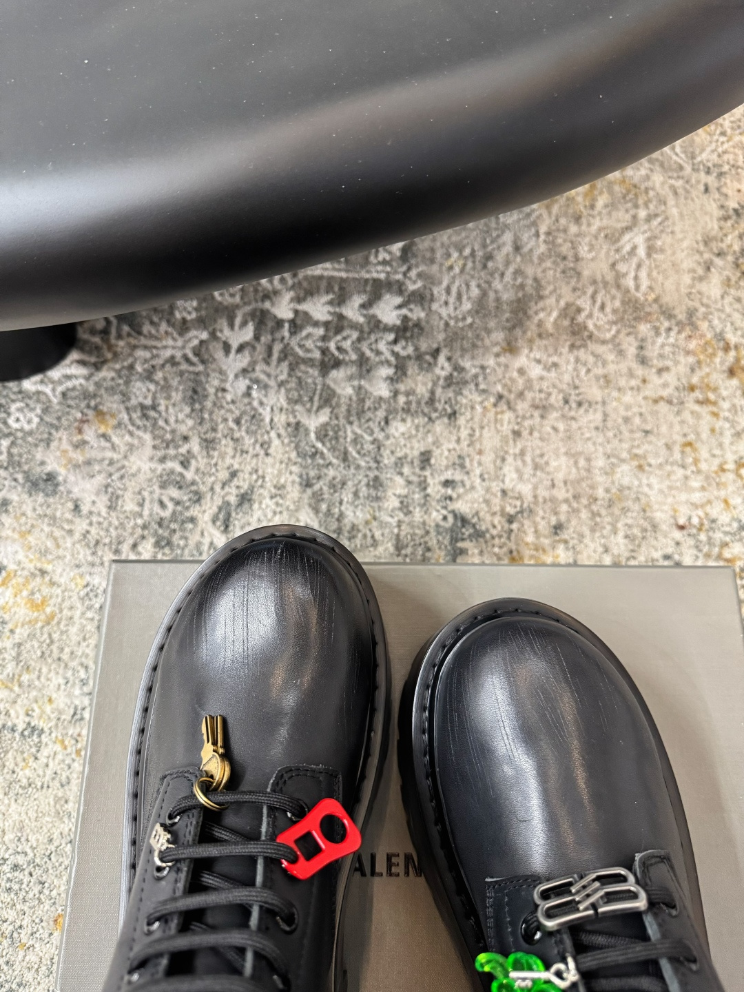Balenciaga 𝑩𝒂𝒍𝒆𝒏𝒄𝒊𝒂𝒈𝒂 𝟐𝟔𝑭𝑾 新品上架