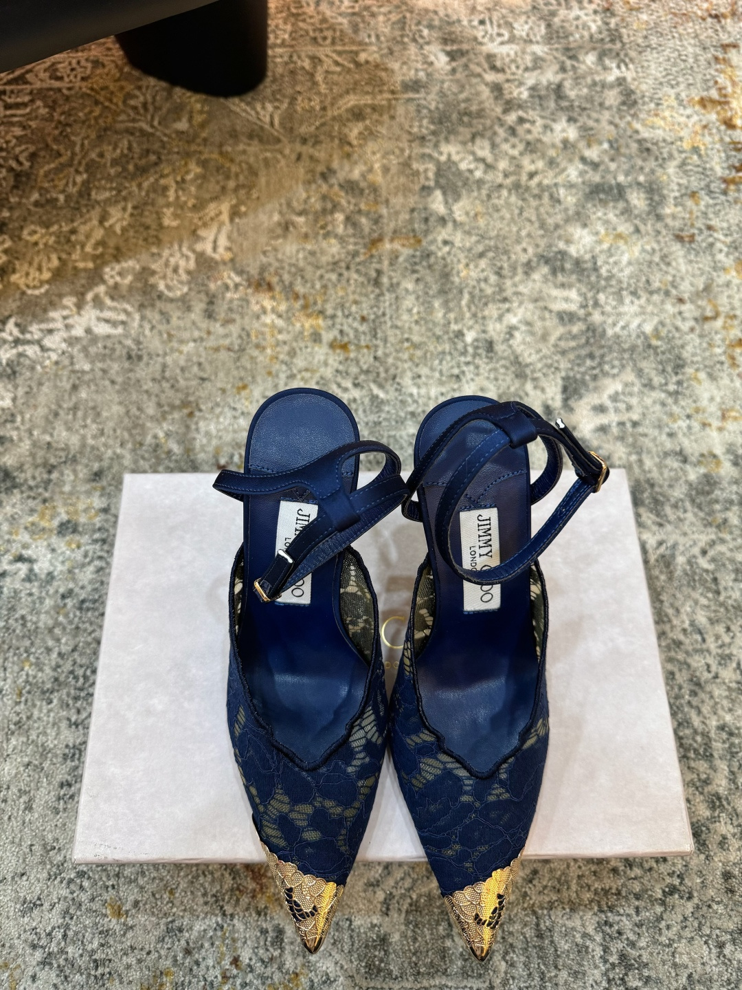 NO:747157,Hot-selling high-end ★Fabric Lace Lining Sheepskin Sole Cowhide outsole Elegant style Creates a different feeling Heel height 10 cm Counter packaging Simple temperament style!  show bdetails ———————————— ⊿size. ｜35-39 (40 41 42 customized), high heels sandals, sandals, high heels, cowhide, sheepskin19860909爆品高定 ★面料 蕾丝 内里 羊皮 鞋底 牛皮大底 优雅风格 创造不一样的感觉 跟高 10 cm 专柜包装 简约气质款式！ show bdetails ————————————  ⊿size. ｜35-39（40 41 42 定制）,高跟鞋凉鞋,sandals,high heels,cowhide,sheepskin,Women's Shoes