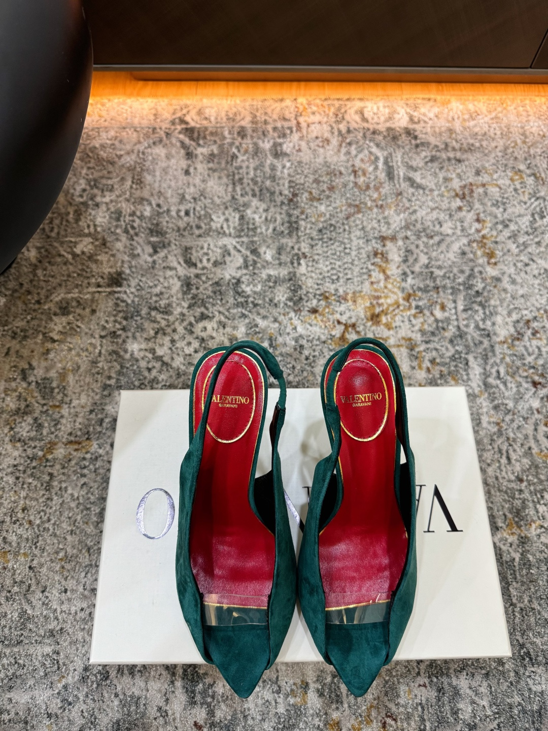 Женские замшевые туфли Valentino зеленого цвета