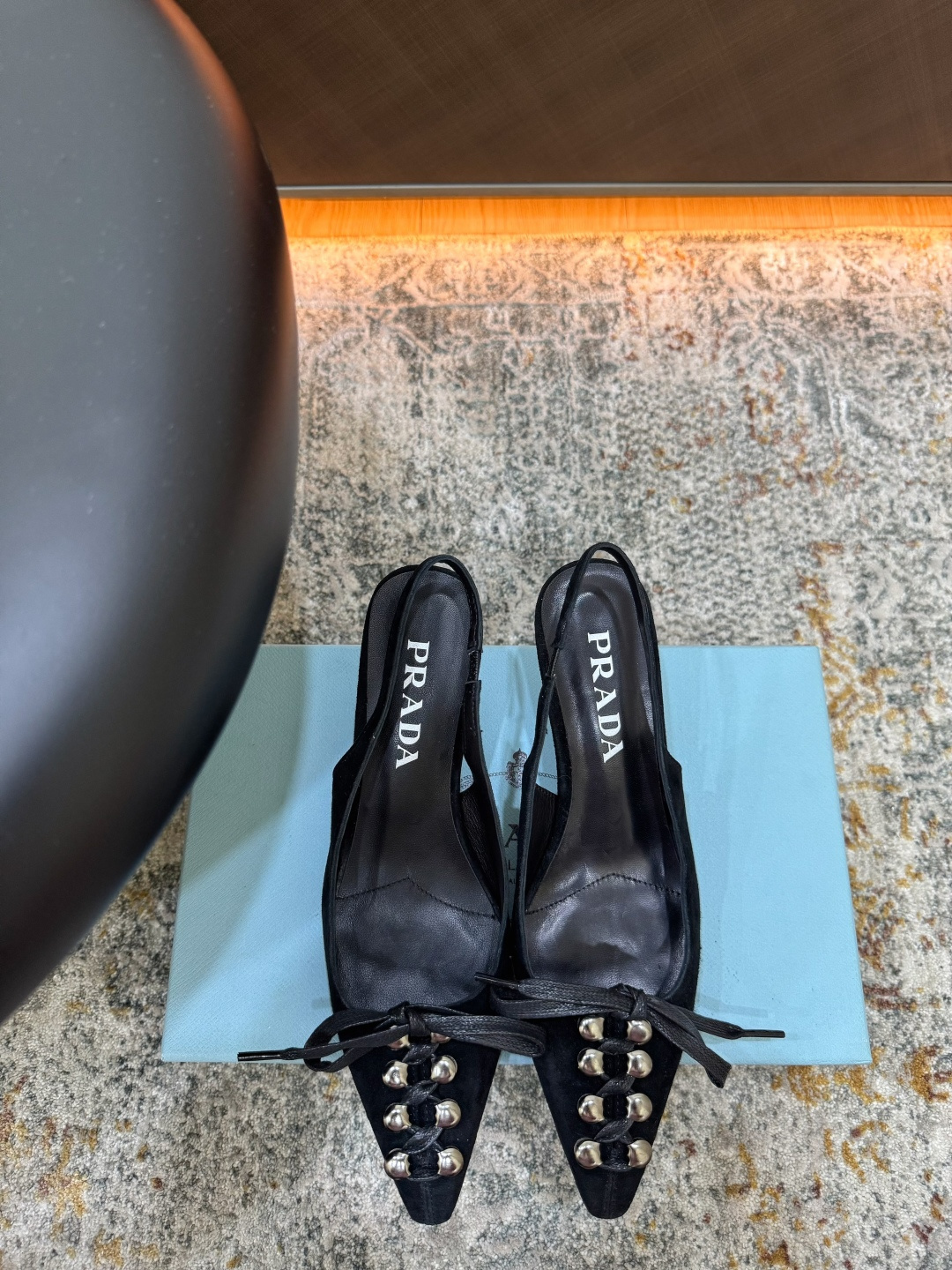 NO:902789,Hot sale Fabric: Cow suede Lining: Sheepskin Sole: Cowhide Elegant style Creates a different feeling Heel height 5.5 cm Counter packaging Simple and elegant style!  show bdetails ———————————— size. ｜35-39 (40 41 42 customized), sandals, sandals, cowhide, sheepskin19860909爆品发售 面料 牛反绒 内里 羊皮 鞋底 牛皮 优雅风格 创造不一样的感觉 跟高5.5 cm 专柜包装 简约气质款式！ show bdetails ———————————— size. ｜35-39（40 41 42 定制）,凉鞋单鞋,sandals,cowhide,sheepskin,Women's Shoes