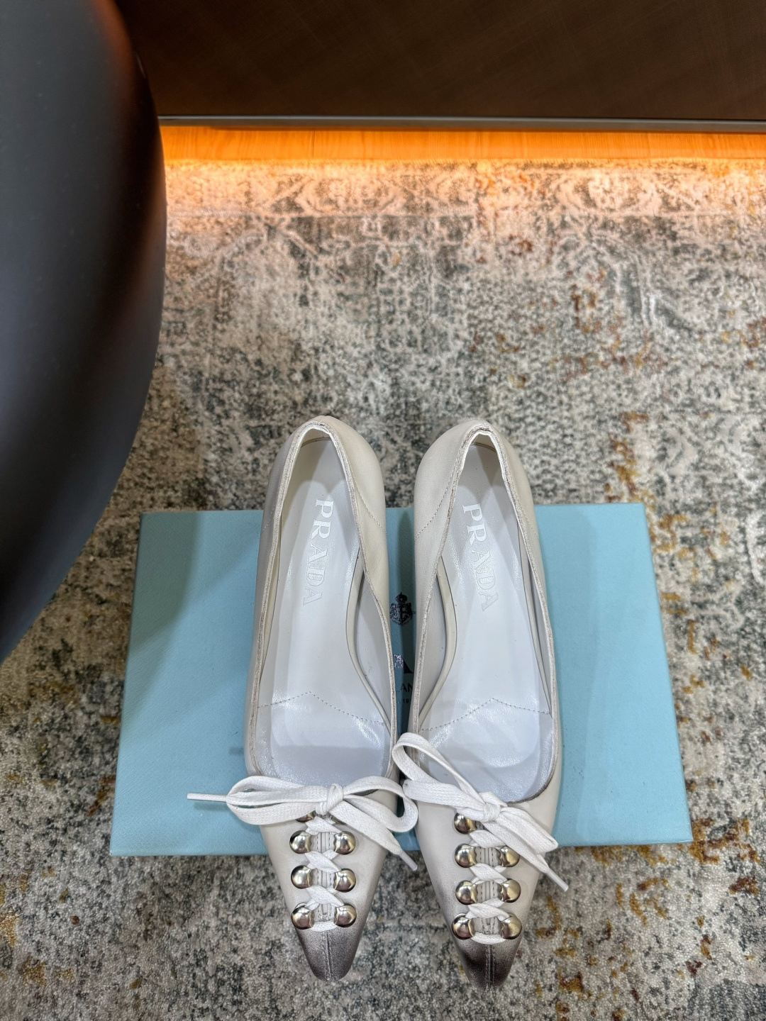NO:902805,Hot sale. Fabric: Cowhide. Lining. Sheepskin. Sole. Cowhide. Elegant style. Create a different feeling. Heel height 5.5 cm. Counter packaging. Simple and elegant style!  show bdetails ———————————— size. ｜35-39 (40 41 42 customized), sandals, sandals, cowhide, sheepskin19860909爆品发售 面料 牛皮 内里 羊皮 鞋底 牛皮 优雅风格 创造不一样的感觉 跟高5.5 cm 专柜包装 简约气质款式！ show bdetails ———————————— size. ｜35-39（40 41 42 定制）,凉鞋单鞋,sandals,cowhide,sheepskin,Women's Shoes