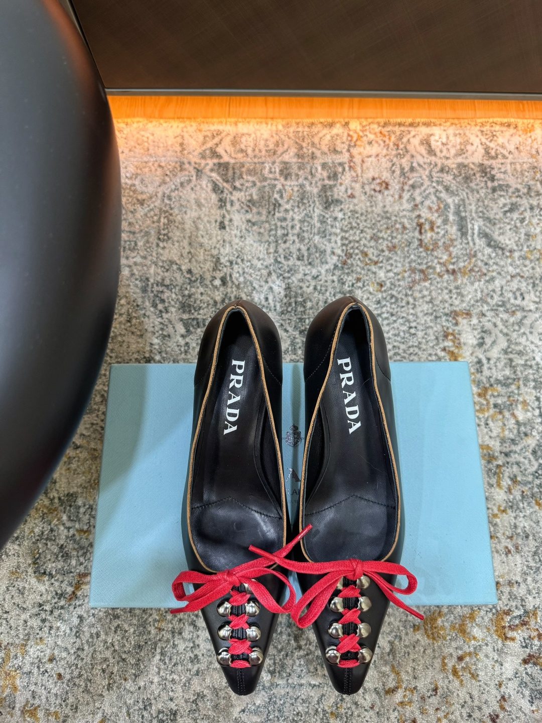 NO:902770,Hot sale. Fabric: Cowhide. Lining. Sheepskin. Sole. Cowhide. Elegant style. Create a different feeling. Heel height 5.5 cm. Counter packaging. Simple and elegant style!  show bdetails ———————————— size. ｜35-39 (40 41 42 customized), sandals, sandals, cowhide, sheepskin19860909爆品发售 面料 牛皮 内里 羊皮 鞋底 牛皮 优雅风格 创造不一样的感觉 跟高5.5 cm 专柜包装 简约气质款式！ show bdetails ———————————— size. ｜35-39（40 41 42 定制）,凉鞋单鞋,sandals,cowhide,sheepskin,Women's Shoes