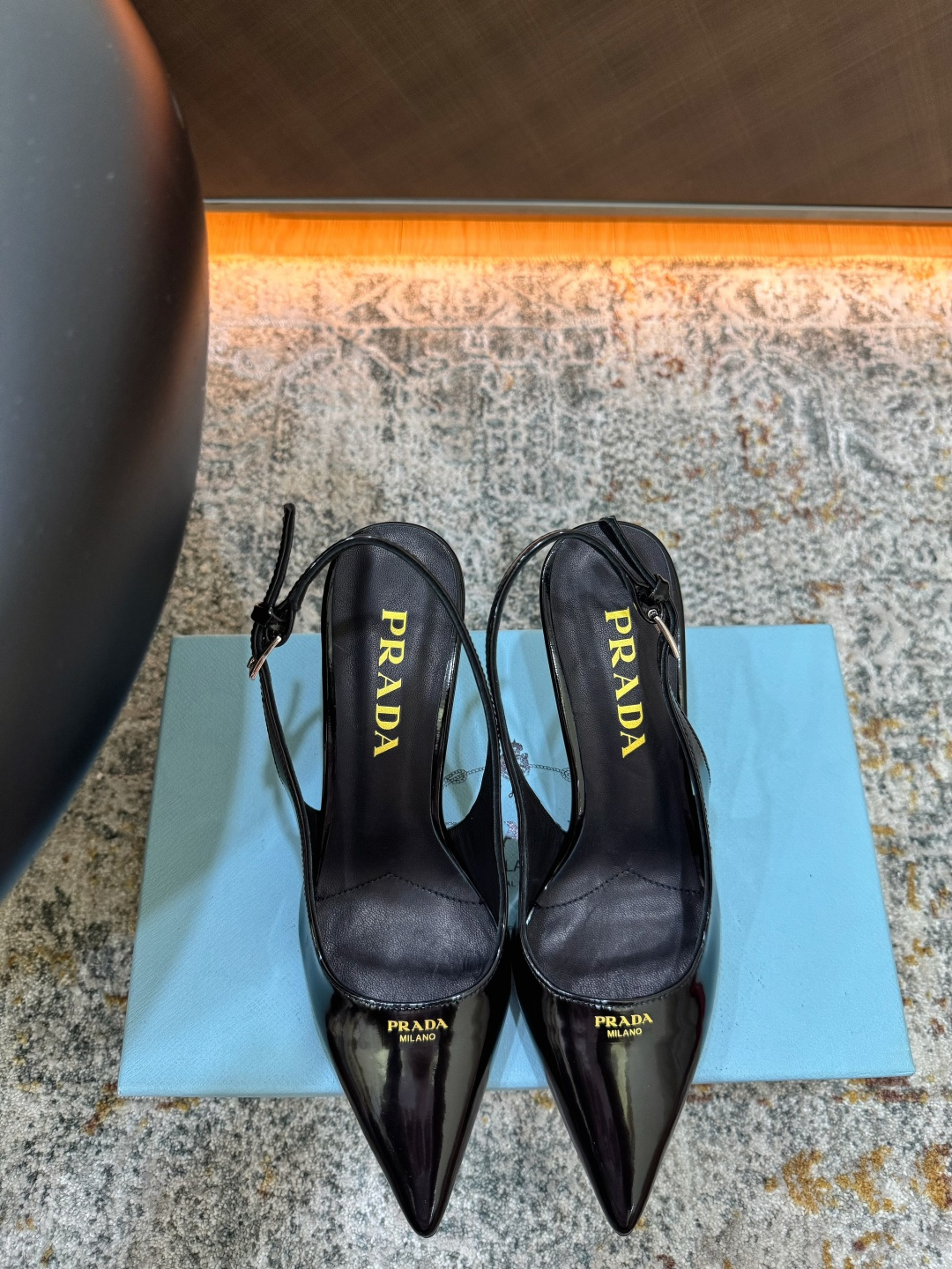 NO:902774,Hot sale Fabric Open edge beads Lining Sheepskin Sole Cowhide Elegant style Creates a different feeling Heel height 7.5 cm Counter packaging Simple and elegant style!  show bdetails ———————————— size. ｜35-39 (40 41 42 customized),sandals,sandals,cowhide,sheepskin19860909爆品发售 面料 开边珠 内里 羊皮 鞋底 牛皮 优雅风格 创造不一样的感觉 跟高7.5 cm 专柜包装 简约气质款式！ show bdetails ———————————— size. ｜35-39（40 41 42 定制）,凉鞋,sandals,cowhide,sheepskin,Women's Shoes