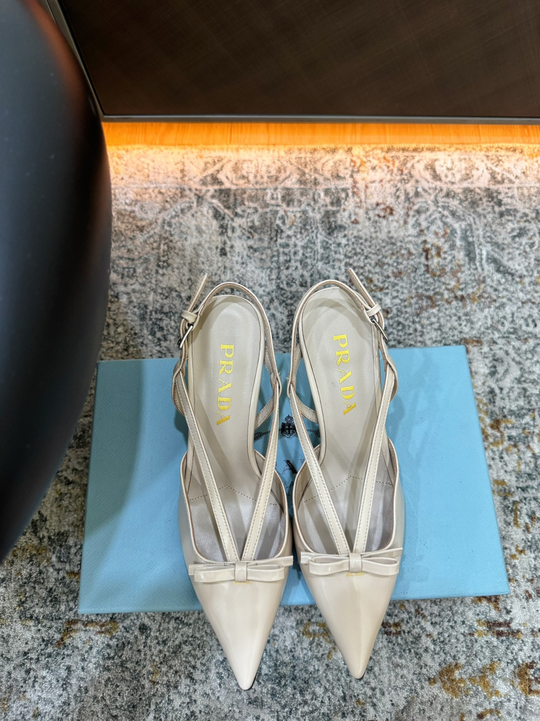 NO:902761,Hot sale Fabric Open edge beads Lining Sheepskin Sole Cowhide Elegant style Creates a different feeling Heel height 7.5 cm Counter packaging Simple and elegant style!  show bdetails ———————————— size. ｜35-39 (40 41 42 customized),sandals,sandals,cowhide,sheepskin19860909爆品发售 面料 开边珠 内里 羊皮 鞋底 牛皮 优雅风格 创造不一样的感觉 跟高7.5 cm 专柜包装 简约气质款式！ show bdetails ———————————— size. ｜35-39（40 41 42 定制）,凉鞋,sandals,cowhide,sheepskin,Women's Shoes