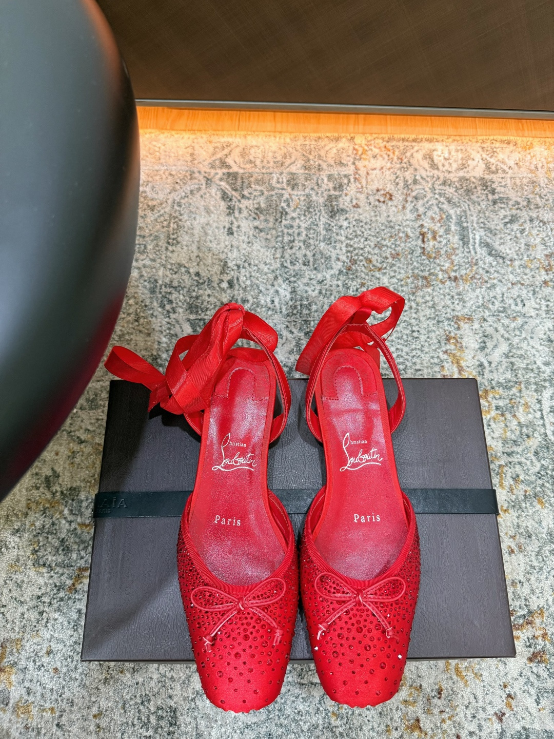 NO:889078,Hot item Fabric Silk Lining Sheepskin Sole Cowhide Elegant style Creates a different feeling Heel height 2 cm Counter packaging Simple temperament style!  show bdetails ———————————— size.｜35-39 (40 41 42 customized),sandals,sandals,cowhide,sheepskin,real silk19860909爆品 面料 真丝  内里 羊皮 鞋底 牛皮 优雅风格 创造不一样的感觉 跟高 2 cm 专柜包装  简约气质款式！ show bdetails ———————————— size. ｜35-39（40 41 42定制）,凉鞋,sandals,cowhide,sheepskin,real silk,Women's Shoes