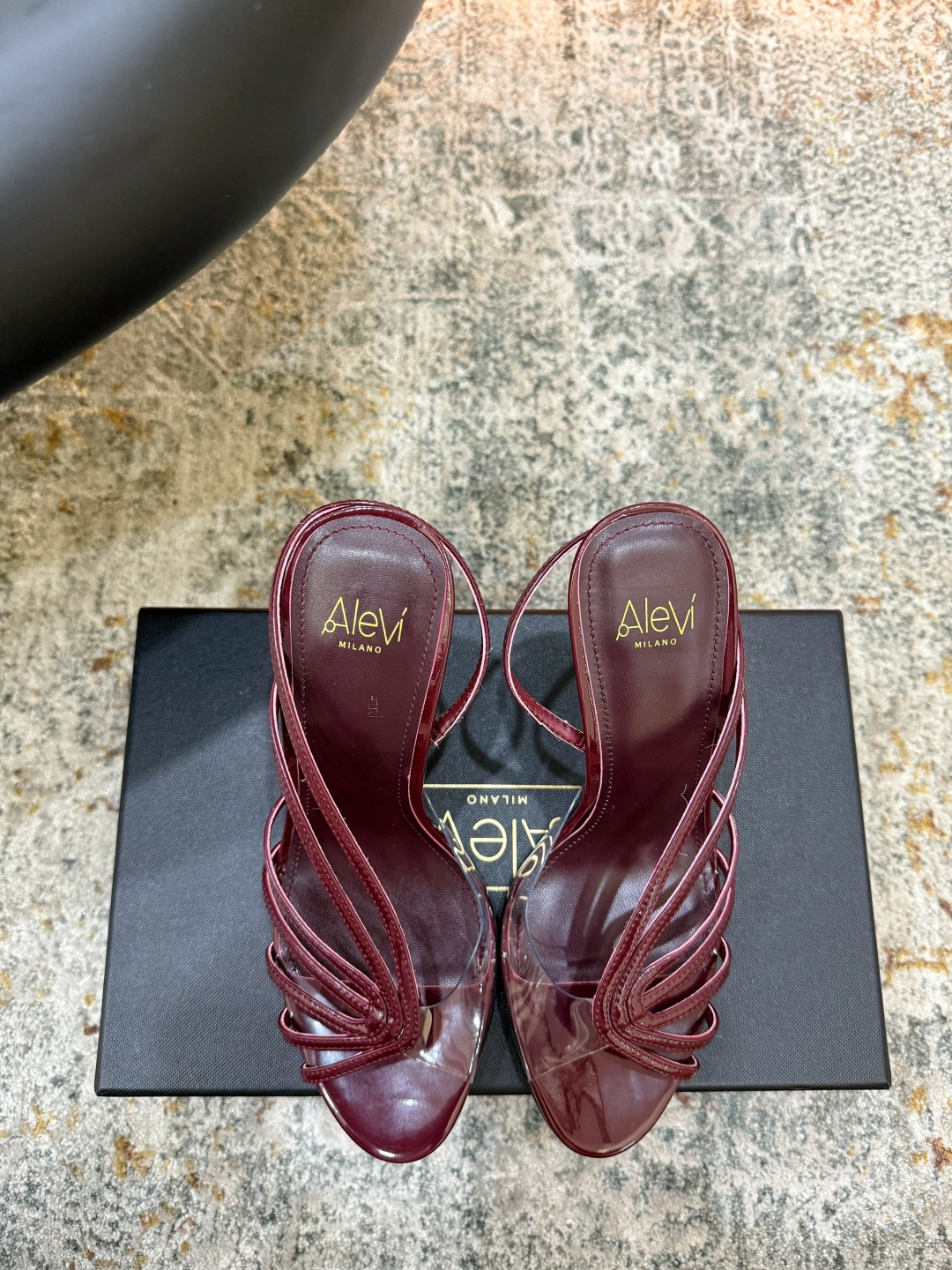 NO:902506,Recommended hot items Fabric Patent leather Lining Sheepskin Sole Cowhide Elegant style Creates a different feeling Heel height 11 cm Counter packaging Simple and elegant style!  show bdetails ———————————— size. ｜35-39 (40 41 42 43 customized), high heels sandals, sandals, high heels, cowhide, sheepskin19860909爆款推荐 面料 漆皮 内里 羊皮 鞋底 牛皮 优雅风格 创造不一样的感觉 跟高 11 cm 专柜包装  简约气质款式！ show bdetails ———————————— size. ｜35-39（40 41 42 43定制）,高跟鞋凉鞋,sandals,high heels,cowhide,sheepskin,Women's Shoes