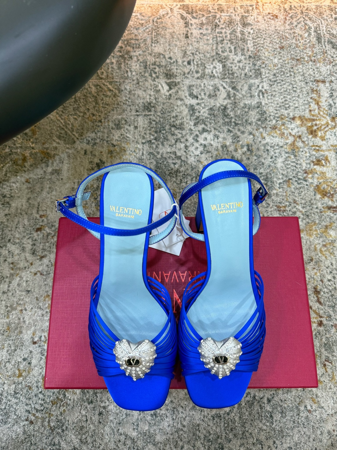 NO:902536,New product ★Fabric Silk Lining Sheepskin Sole Cowhide Elegant style Creates a different feeling Heel height 11cm Water platform 3.5 cm Simple and elegant style!  Market top show bdetails ————————————⊿size.｜35-39 (40 41 42 customized), high heels sandals,sandals,high heels,cowhide,sheepskin,real silk19860909新品 ★面料 真丝 内里 羊皮 鞋底 牛皮 优雅风格 创造不一样的感觉 跟高11cm 水台3.5 cm 简约气质款式！ 市场顶级 show bdetails ————————————  ⊿size. ｜35-39（40 41 42 定制）,高跟鞋凉鞋,sandals,high heels,cowhide,sheepskin,real silk,Women's Shoes