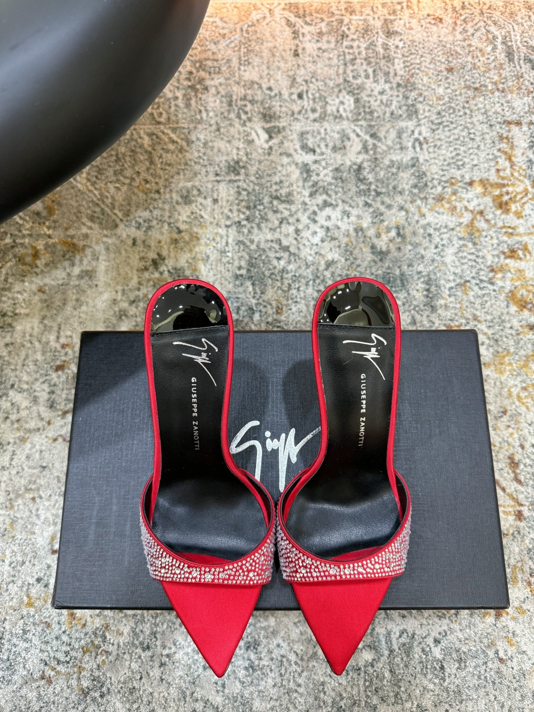 NO:902529,New product ★Fabric Silk Lining Sheepskin Sole Cowhide Elegant style Creates a different feeling Heel height 11 cm Simple temperament style!  Market top show bdetails ————————————⊿size.｜35-39 (40 41 42 customized), high heels and slippers, high heels, slippers, cowhide, sheepskin, real silk19860909新品 ★面料 真丝 内里 羊皮 鞋底 牛皮 优雅风格 创造不一样的感觉 跟高11 cm 简约气质款式！ 市场顶级 show bdetails ————————————  ⊿size. ｜35-39（40 41 42 定制）,高跟鞋拖鞋,high heels,slippers,cowhide,sheepskin,real silk,Women's Shoes