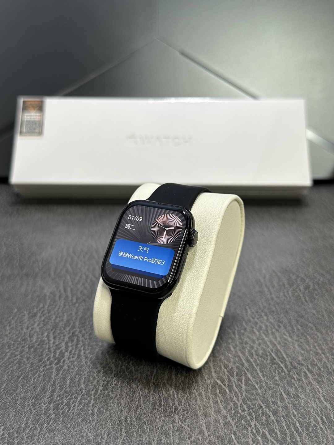 批💰260‼️42mm亮黑色表盘‼️
苹果Apple Watch Series10京东版 42mm‼️
全新升级9.3毫米超薄机身 42mm表盘 原装开模 还原原装外观 市面最顶配版本
采用LTPO原装屏幕 120HZ超高刷新率 钛金属材质 边框后盖机身一体成型 白色旋钮线圈 双蜂窝扬声器 后盖带天线圈 细节全部对标原装❗️
升级3D视觉动效 重力感应IU界面
超多功能 微信支付宝双支付 离线支付 本地相册 电子书 录音 本地音乐 可独立连接蓝牙耳机 健身运动不带手机 非常方便
NFC门禁功能 百度导航 应用市场 可下载超多小游戏 实用工具 触控手势接电话 AI智能表盘 主题自定义 可换背景照片 换表盘 百城乘车码 超多功能
灵动岛 熄屏壁纸 抬手亮屏 24小时语音备忘录
心率监测 体能训练 健身记录 运动记录 睡眠检测 血氧 血压 压力 天气 闹钟 梅脱 日历 计时器 计算机 秒表 指南针 通讯录 语音助手 翻译软件 信息提示等超多功能 各位到手可慢慢发掘
标配:无线充电线 手表 硅胶表带 额外赠送表带 说明书 原装包装 专用打包盒
售后要求:外观不磨损 手表背面膜不撕可退换‼️
售后保修三个月‼️
👉