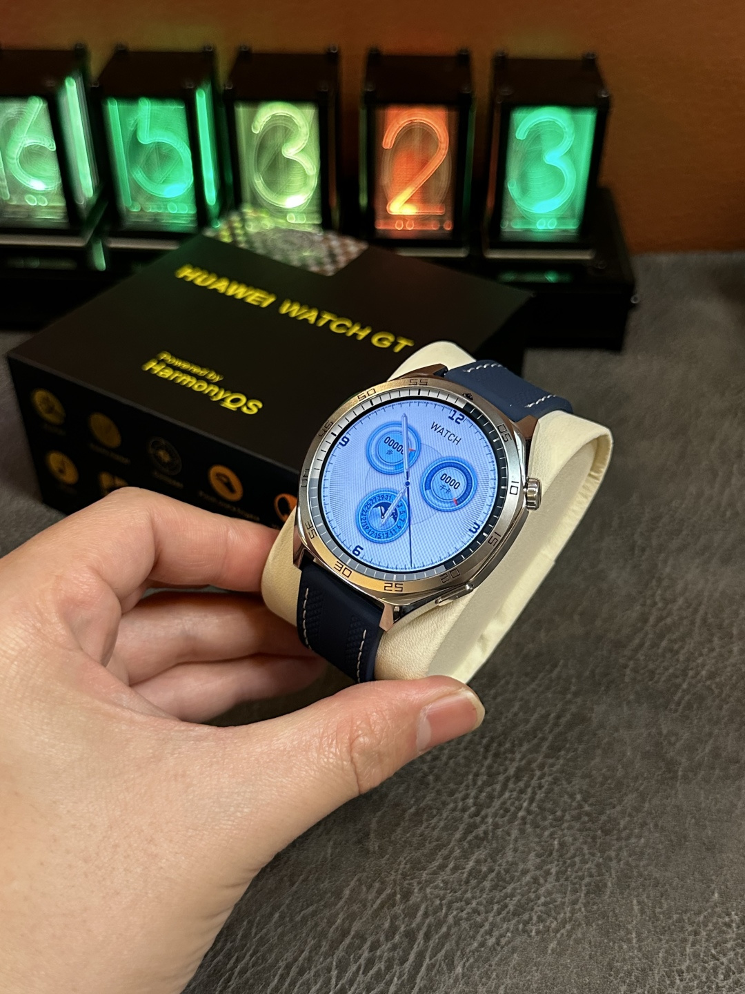 批💰220‼️华为HUAWEI GT5 手表 托帕蓝 赠送 复合编织带 钢带 胶带 三条表带