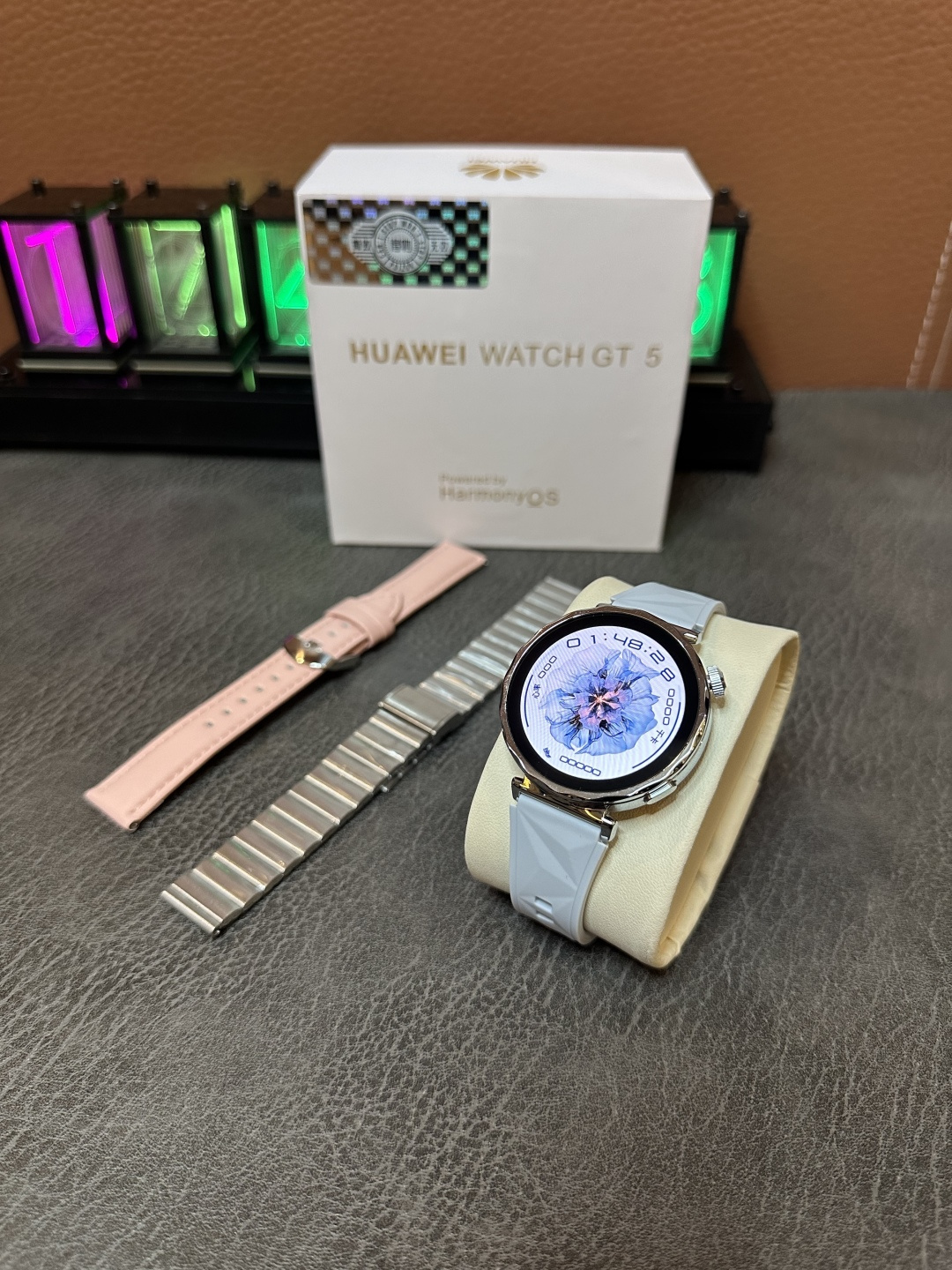 新款上新💰220‼️ HUAWEI 华为WATCH GT5 mini 女款手表‼️ 金色表盘 白色皮带➕金色钢带➕胶带可选