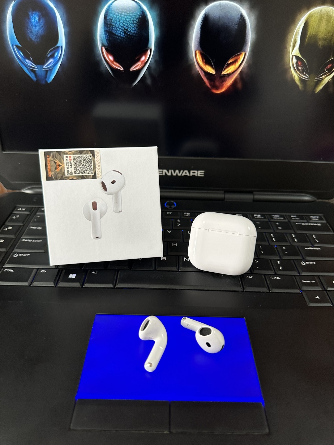 批💰240‼️
AirPods4ANC主动降噪京东正版‼️
全新升级真实头部动作感知 点头接听电话/摇头拒绝接听
真实自适应音频 个性化音量 真实对话感知 与人沟通媒体声音自动调节 所有功能真实有效
市面冒充低价版本只有页面没有真实效果 各位注意功能区分‼️
全新升级惠联277芯片 带陀螺仪 真实空间音频头部跟踪 音乐可随头部转动而转动 真实降噪 通透 真实语言助手 可通过耳机呼叫Siri iOS18系统可弹窗
全新的外观设计 USB-C接口 取消背面按键 采用全新敲击连接方式 隐藏式灯孔 充电仓底部带外放扬声器 支持无线充功能
耳机整体造型更小巧 携带方便 小耳朵孔人士首选
纽扣电池 单耳续航长达7小时 降噪模式5小时
本机带序列号 五码合一 官网同步可查
新增通话控制 可直接语音操作 接听或挂断 电话
头部动作 个性化音量 对话感知 自适应音频
弹窗 改名 定位 触控操作 入耳检测 原装有的功能全部实现 质量非常顶 区别市面通货 欢迎对比打脸
下单除官方标配耳机加包装 额外赠送编织充电线 保护壳 充电头 京东版发票 京东包装盒‼️
售后:耳机不刮花不影响二次销售15天内可退换 刮花只保修 保修时间三个月‼️