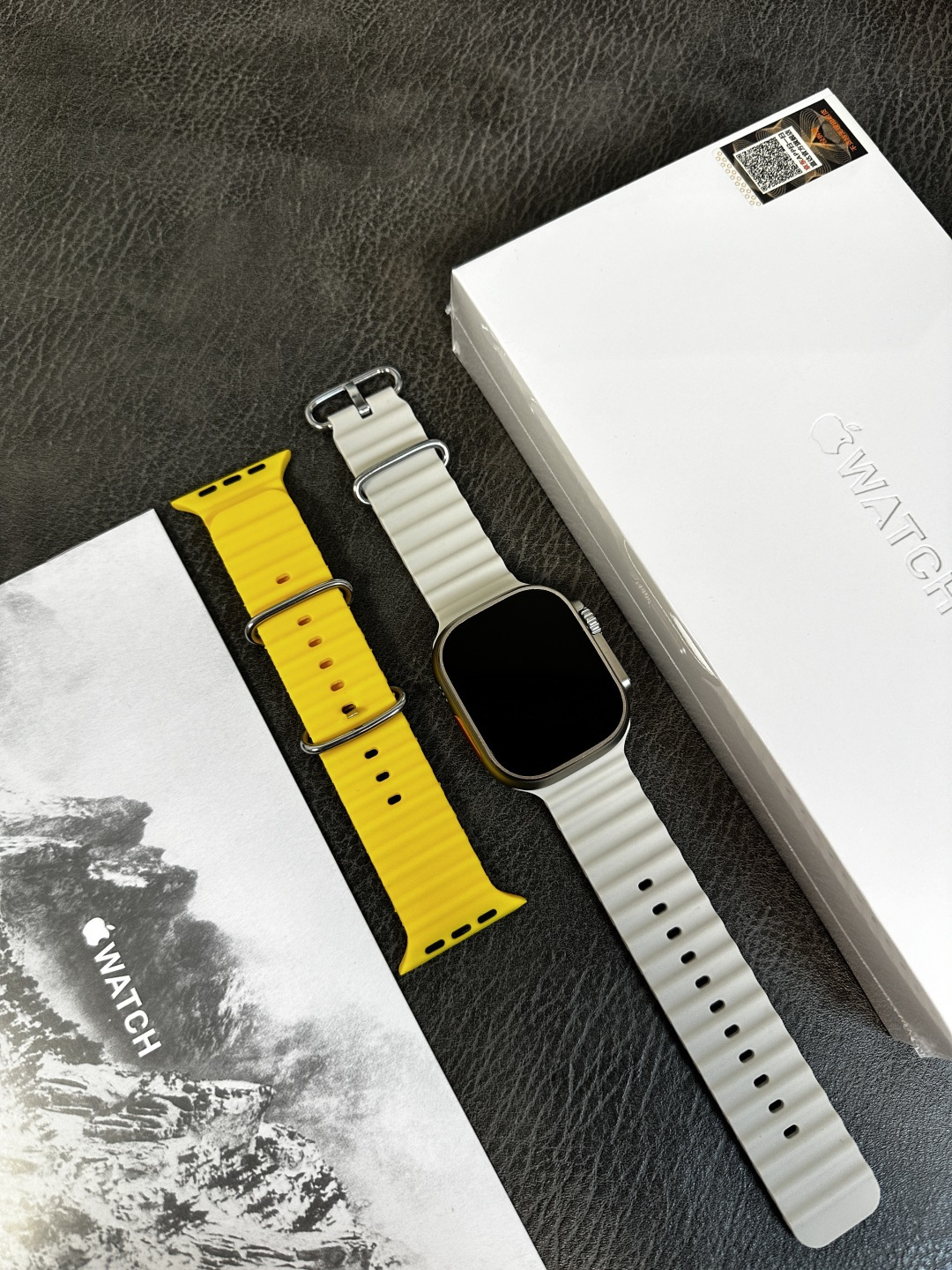 支持登录微信‼️💰280
苹果AppleWatch Ultra2苹果手表 京东升级版
新增回复微信消息功能‼️各位期待的升级款来了
目前唯一能在手表上直接回复微信消息的1:1苹果手表
莆田京东升级款 外包装跟正品一样带苹果图标
到手逼格跟正品无异!区别市面华强北一眼假版本
49mm钛合金表壳 标配Amoled高清屏 黑边非常小
398mah高压电池 常规使用续航可达3天左右
全触海栎创816D触控方案 操作顺滑 运行流畅不卡顿
IP67级防水
新增功能1️⃣
健康监测,贴心守护:内置专业的心率、血压、血氧传感器,实时精准监测身体指标。睡眠监测功能也很强大,能分析睡眠质量,给出改善建议,就像私人健康管家,时刻关注身体状况
新增功能2️⃣
蓝牙5.3连接超稳定,来电、短信、微信等通知实时提醒,支持手表回复微信消息!AI语音助手超智能,查天气、设闹钟等
新增功能3️⃣
支持运动记录助力锻炼:支持跑步、骑行、瑜伽等几十种运动模式,自动识别运动状态,精准记录运动轨迹、步数、卡路里消耗等数据。
新增功能4️⃣
支持微信、支付宝双支付,出门不用带钱包,抬手一扫就能付款,购物、乘车超方便。还具备NFC功能,刷门禁轻松进出小区、办公楼。
新增功能5️⃣
支持下载小软件 上传照片/音乐等操作
手表可存储音乐 不带手机也能连接蓝牙耳机听歌
功能非常多 欢迎各位到手亲自把玩!
手表支持售后保修
非人为造成的免费保修三个月 屏幕膜不撕支持退换‼️