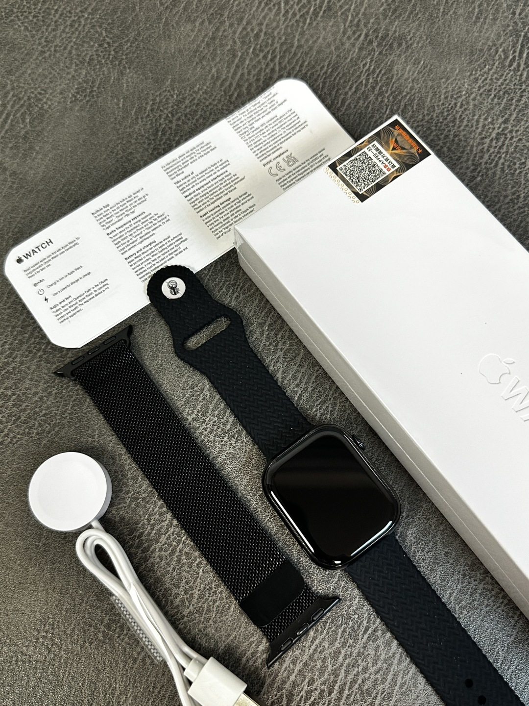 支持登录微信‼️💰280
苹果Apple Watch Series10苹果手表 京东升级版
新增回复微信消息功能‼️各位期待的升级款来了
目前唯一能在手表上直接回复微信消息的1:1苹果手表
莆田京东升级款 外包装跟正品一样带苹果图标
到手逼格跟正品无异!区别市面华强北一眼假版本
46mm不锈钢表壳 标配Amoled高清屏 黑边非常小
398mah高压电池 常规使用续航可达3天左右
全触海栎创816D触控方案 操作顺滑 运行流畅不卡顿
IP67级防水
新增功能1️⃣
健康监测,贴心守护:内置专业的心率、血压、血氧传感器,实时精准监测身体指标。睡眠监测功能也很强大,能分析睡眠质量,给出改善建议,就像私人健康管家,时刻关注身体状况
新增功能2️⃣
蓝牙5.3连接超稳定,来电、短信、微信等通知实时提醒,支持手表回复微信消息!AI语音助手超智能,查天气、设闹钟等
新增功能3️⃣
支持运动记录助力锻炼:支持跑步、骑行、瑜伽等几十种运动模式,自动识别运动状态,精准记录运动轨迹、步数、卡路里消耗等数据。
新增功能4️⃣
支持微信、支付宝双支付,出门不用带钱包,抬手一扫就能付款,购物、乘车超方便。还具备NFC功能,刷门禁轻松进出小区、办公楼。
新增功能5️⃣
支持下载小软件 上传照片/音乐等操作
手表可存储音乐 不带手机也能连接蓝牙耳机听歌
功能非常多 欢迎各位到手亲自把玩!
手表支持售后保修
非人为造成的免费保修三个月 手表膜不撕支持退换‼️