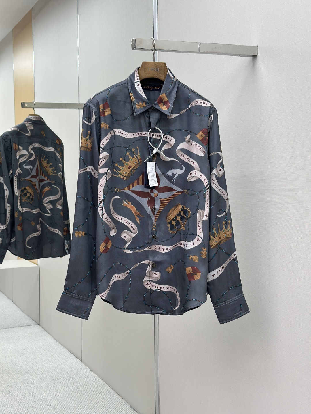 P205 LOUIS VUITTON 26SS cinta de corona en seda de morera en contraste. La versión original se compró por 17.000 RMB y …