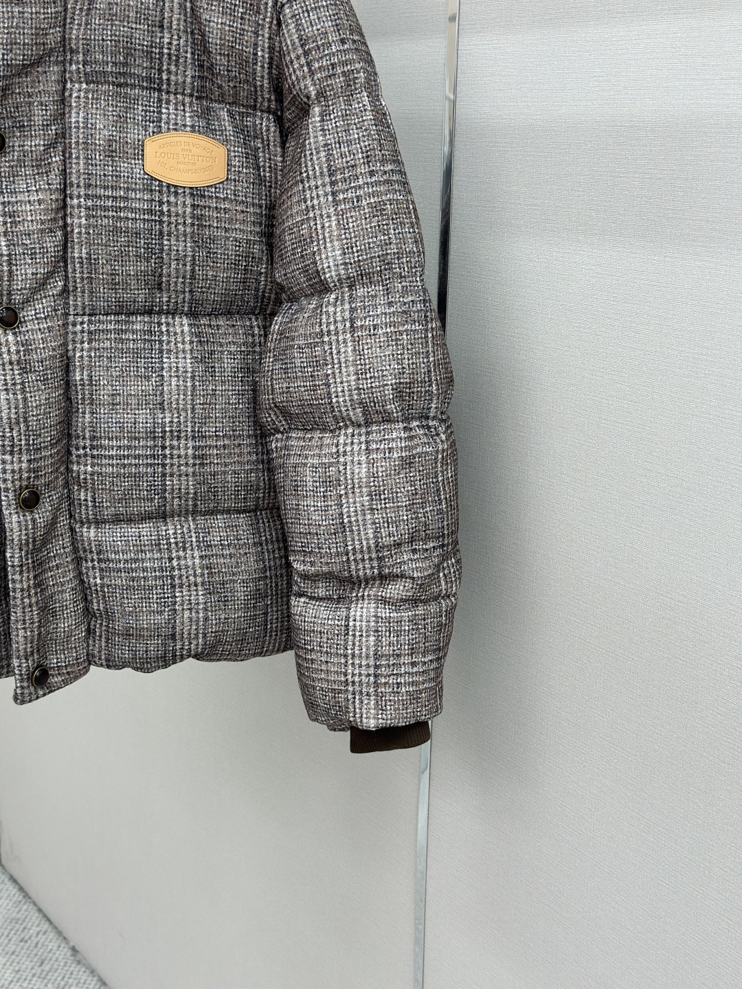 Louis Vuitton LOUIS VUITTON LV 皮章格纹粗花呢束腰羽绒棉服