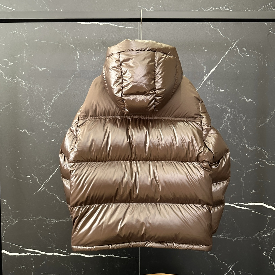 #正品级：𝗕𝘂𝗿𝗯𝗲𝗿𝗿𝘆博柏利 /巴宝莉 字母徽章 羽绒服#B02# 𝗦𝗶𝘇𝗲：𝟰𝟴# 𝟱𝟬# 𝟱𝟮#