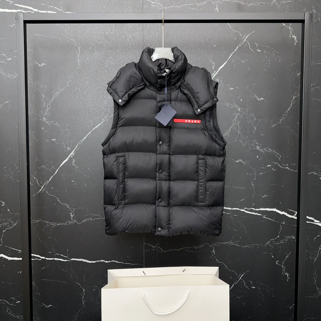 #正品级:𝑷𝒓𝒂𝒅𝒂｜普拉达𝑭𝑾25 秋冬新品经典红标两种穿法多功能连帽【可卸帽、可拆袖当马甲】羽绒服男