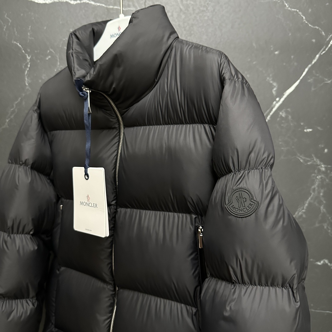 #正品级:𝑴𝒐𝒏𝒄𝒍𝒆𝒓|蒙口 /盟可睐 25𝒔𝒔 Tarn 秋冬新品立领面包加厚款轻奢休闲羽绒服男女款