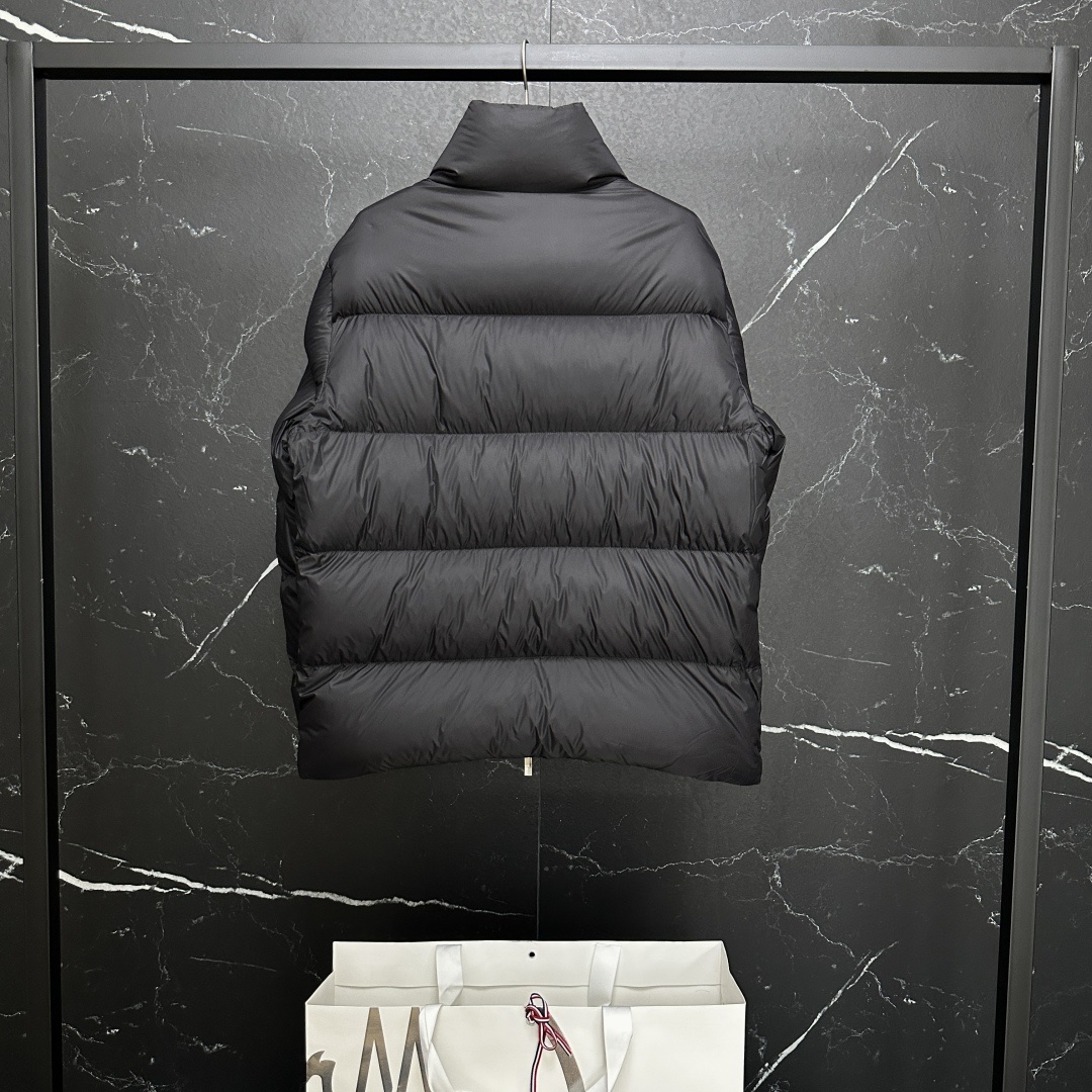 #正品级:𝑴𝒐𝒏𝒄𝒍𝒆𝒓|蒙口 /盟可睐 25𝒔𝒔 Tarn 秋冬新品立领面包加厚款轻奢休闲羽绒服男女款