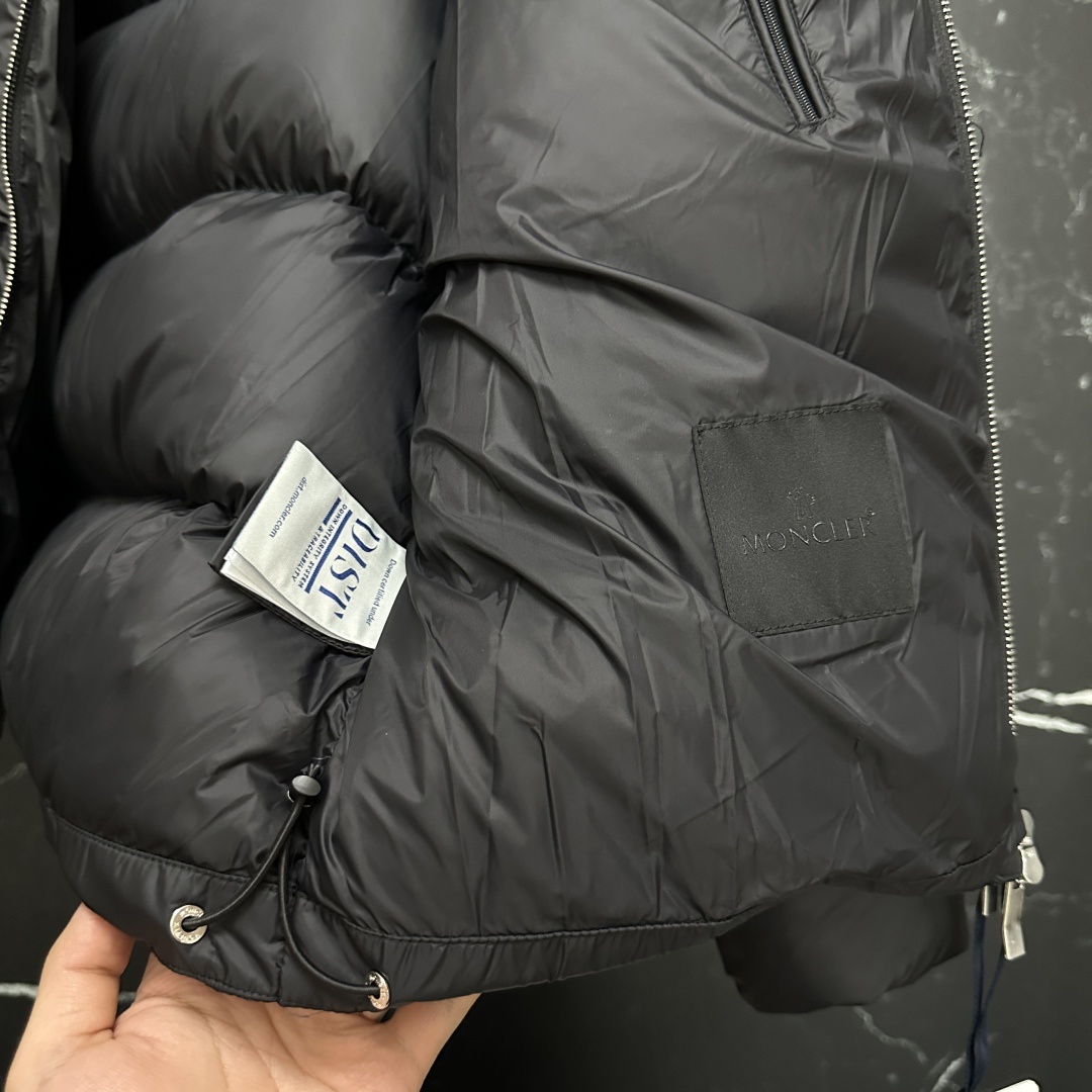 #正品级:𝑴𝒐𝒏𝒄𝒍𝒆𝒓|蒙口 /盟可睐 25𝒔𝒔 Tarn 秋冬新品立领面包加厚款轻奢休闲羽绒服男女款