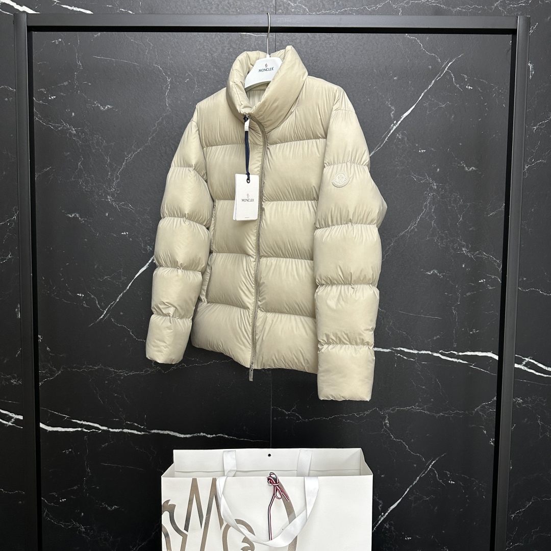 #正品级:𝑴𝒐𝒏𝒄𝒍𝒆𝒓｜蒙口 /盟可睐 25𝒔𝒔 Tarn 秋冬新品立领面包加厚款轻奢休闲羽绒服男女款