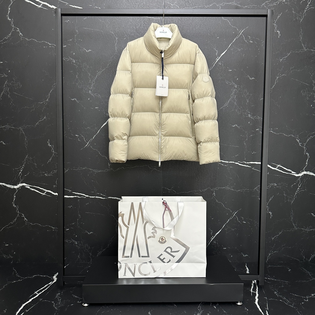 #正品级:𝑴𝒐𝒏𝒄𝒍𝒆𝒓｜蒙口 /盟可睐 25𝒔𝒔 Tarn 秋冬新品立领面包加厚款轻奢休闲羽绒服男女款