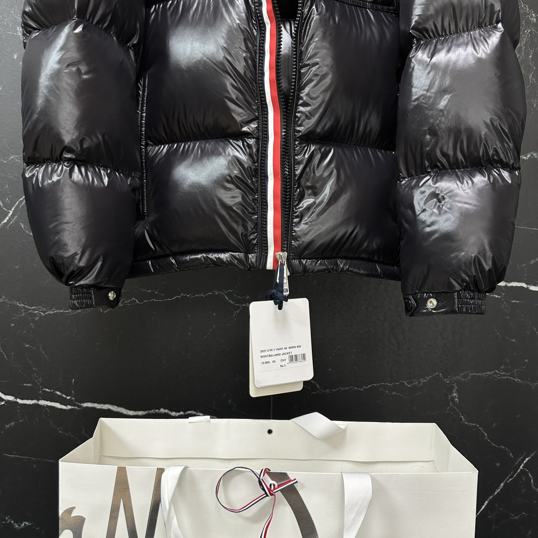 #正品级：𝑀𝑜𝑛𝑐𝑙𝑒𝑟｜蒙口 盟可睐 𝑀𝑂𝑁𝑇𝐵𝐸𝐿𝐼𝐴𝑅𝐷 🇳🇱三色织带/蒙口三色织带 羽绒服#08