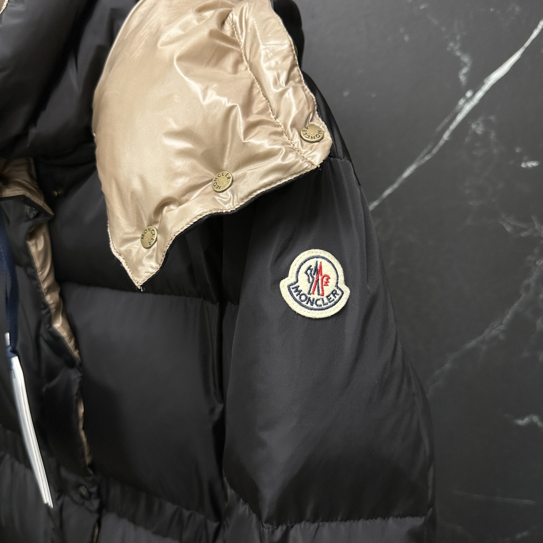 #正品级:𝐌𝐎𝐍𝐂𝐋𝐄𝐑｜蒙口 盟可睐 Agneux女士方形绗缝收腰黑金短款面包羽绒服#T67#SIZE