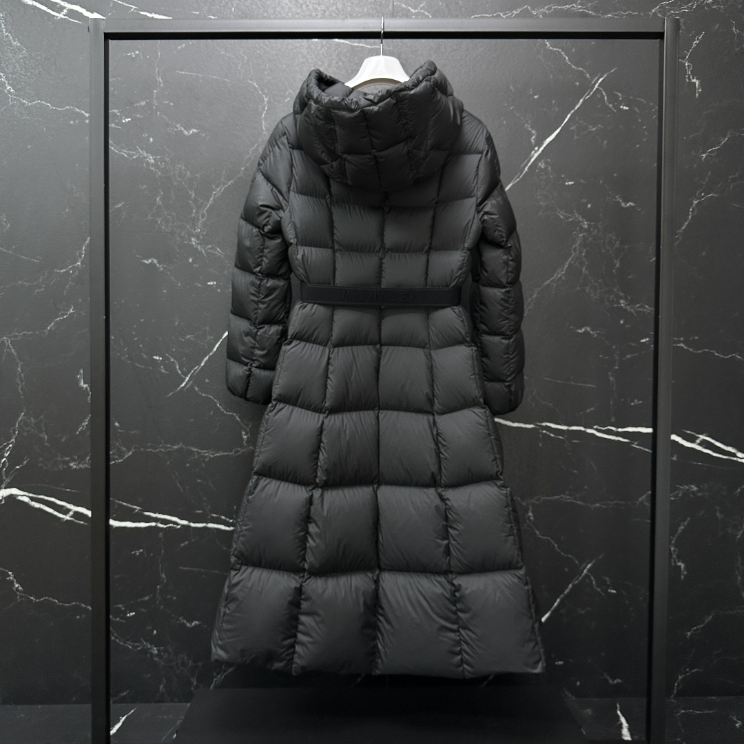 #正品级:𝑴𝒐𝒏𝒄𝒍𝒆𝒓｜蒙口 /盟可睐 Faucon 迪士尼在逃公主经典款，具有显高显瘦轻奢时尚，哑光