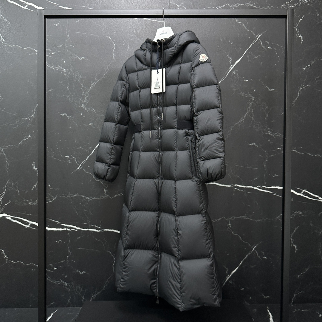 #正品级:𝑴𝒐𝒏𝒄𝒍𝒆𝒓｜蒙口 /盟可睐 Faucon 迪士尼在逃公主经典款，具有显高显瘦轻奢时尚，哑光