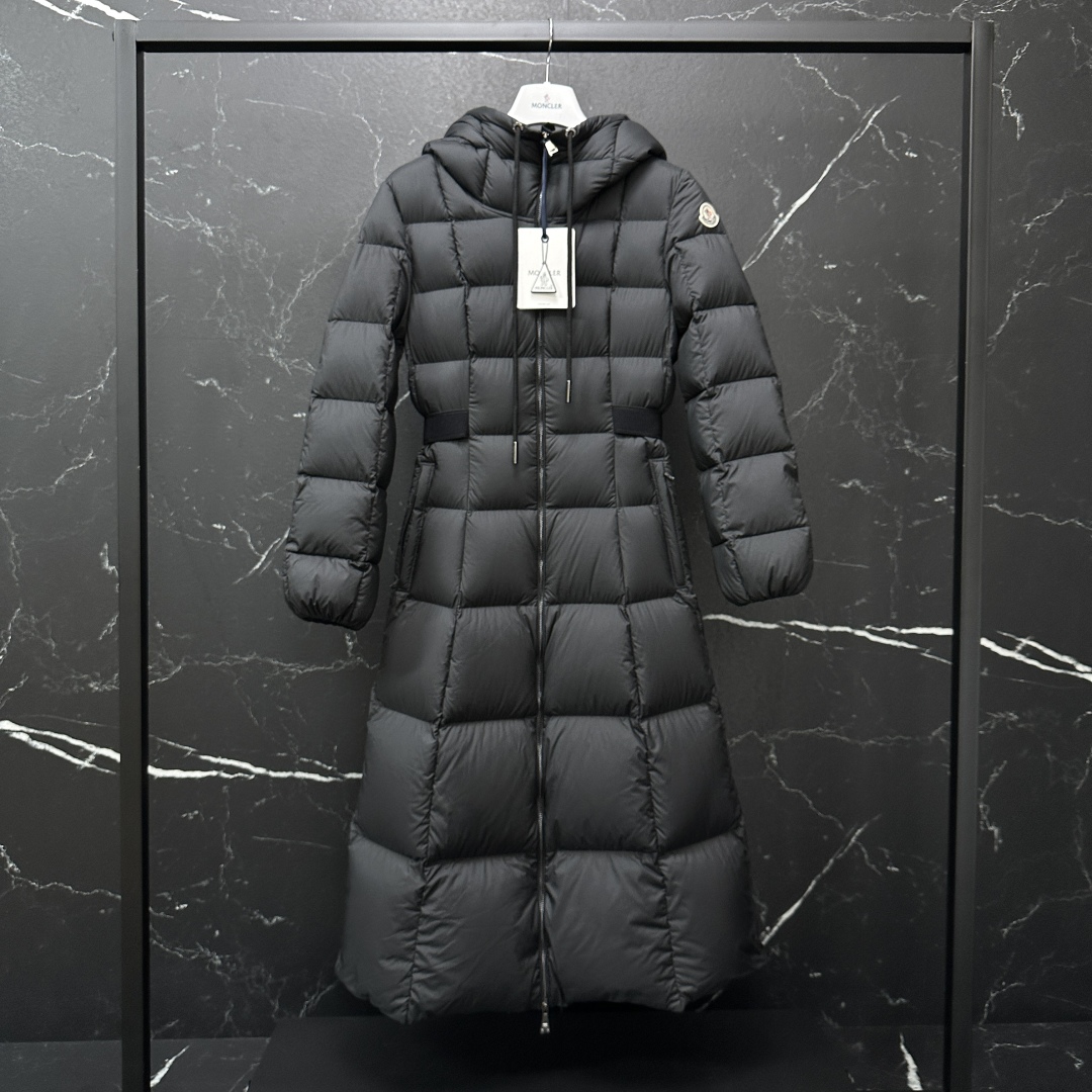 #正品级:𝑴𝒐𝒏𝒄𝒍𝒆𝒓｜蒙口 /盟可睐 Faucon 迪士尼在逃公主经典款，具有显高显瘦轻奢时尚，哑光