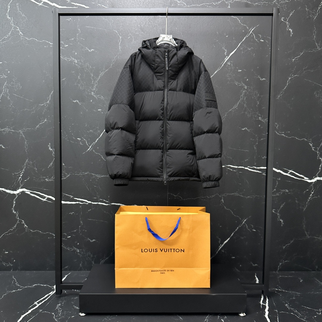 #正品级：𝐋𝐨𝐮𝐢𝐬 𝐕𝐮𝐢𝐭𝐭𝐨𝐧｜路易威登 Ecodown FW25 双拼压纹老花𝐋𝐨𝐠𝐨 混合面料