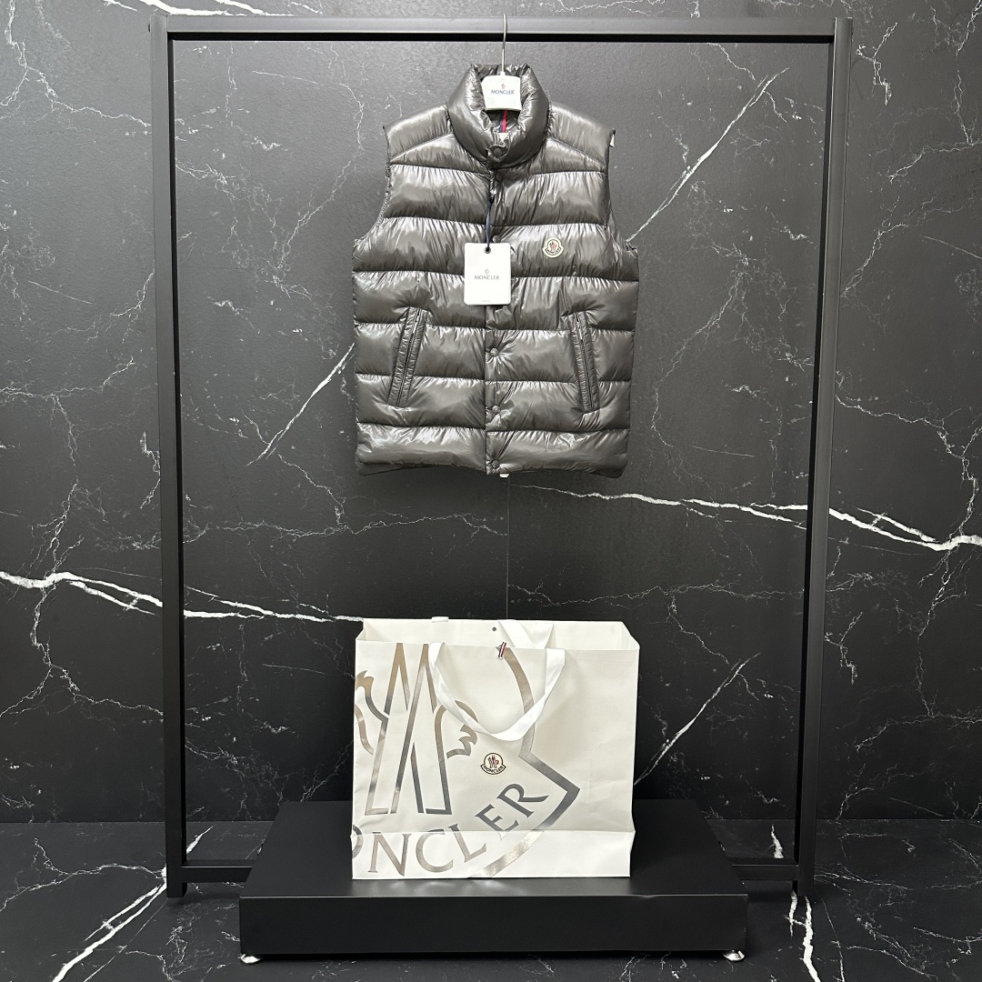 #正品级：🌹𝑴𝒐𝒏𝒄𝒍𝒆𝒓｜蒙口/盟可睐𝟮𝟭𝑭𝑾 𝑻𝑰𝑩𝑩 立领羽绒马甲#022# 𝑺𝑰𝒁𝑬:𝟭# 𝟮#