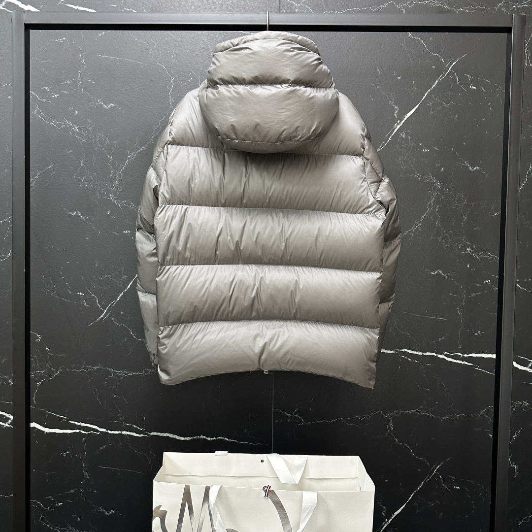 #正品级:𝑴𝒐𝒏𝒄𝒍𝒆𝒓|蒙口 /盟可睐 25𝒔𝒔 Couyere 秋冬新品连帽【可拆卸】轻奢时尚明星同